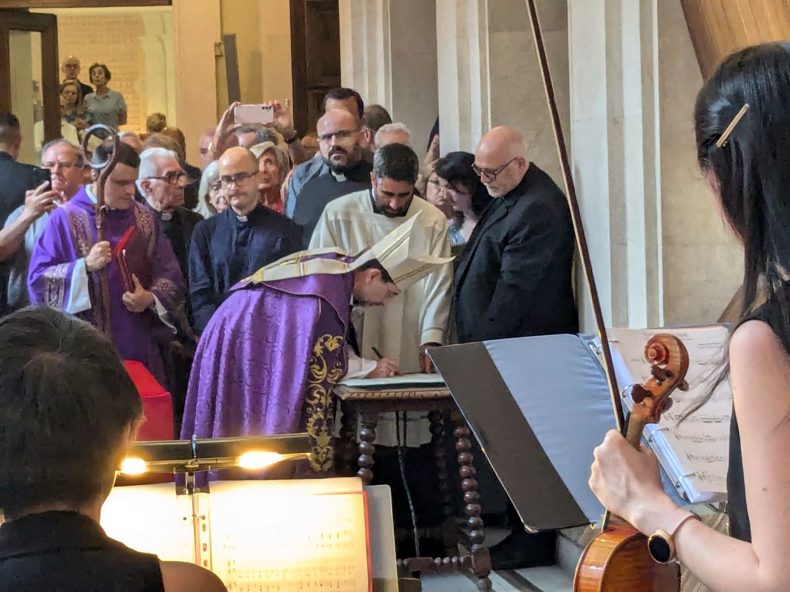 Cobo, en la inauguración del nuevo mausleo del padre Huidobro