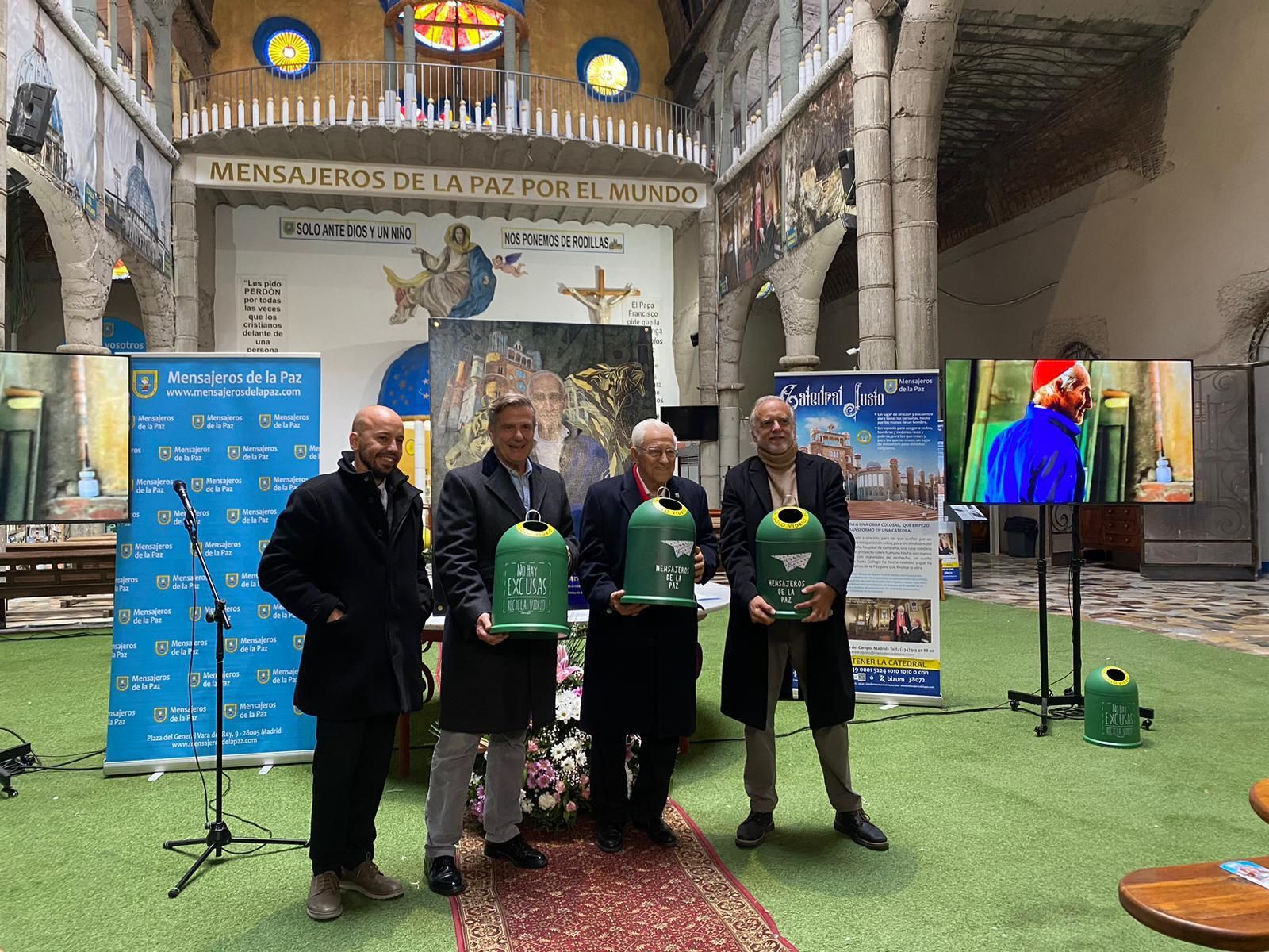 El padre Ángel, en la catedral de Justo