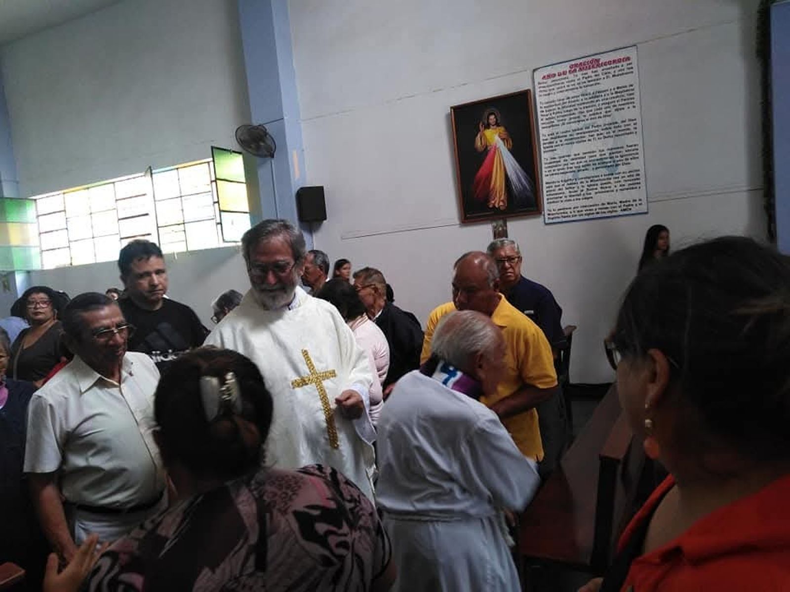 P. Andrés Gallego junto al P. Gustavo Gutiérrez en la parroquia Cristo Redentor, Rímac