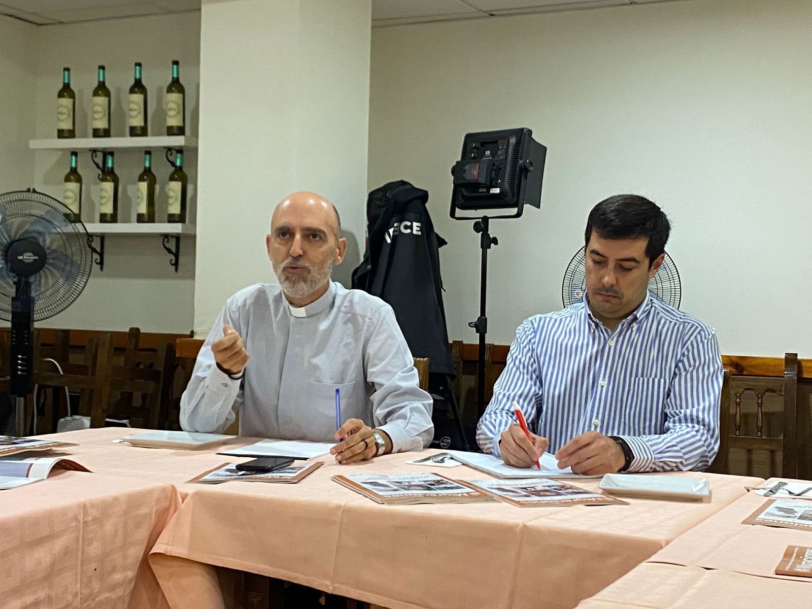 Xabi Gómez y David Melián, durante el desayuno de prensa