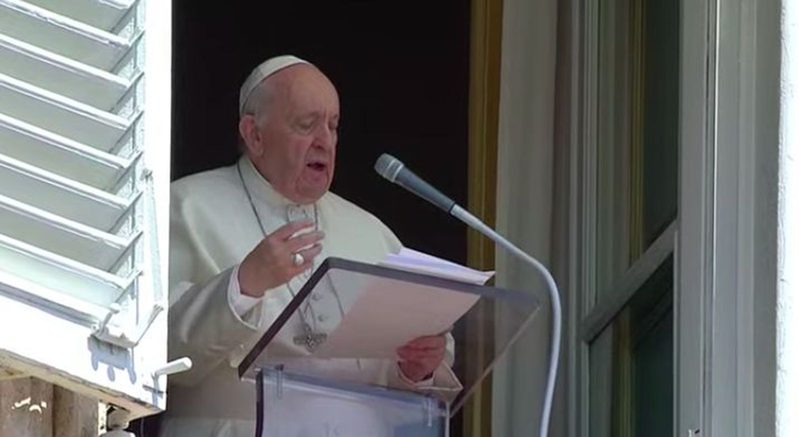 El Papa, en el Regina Coeli