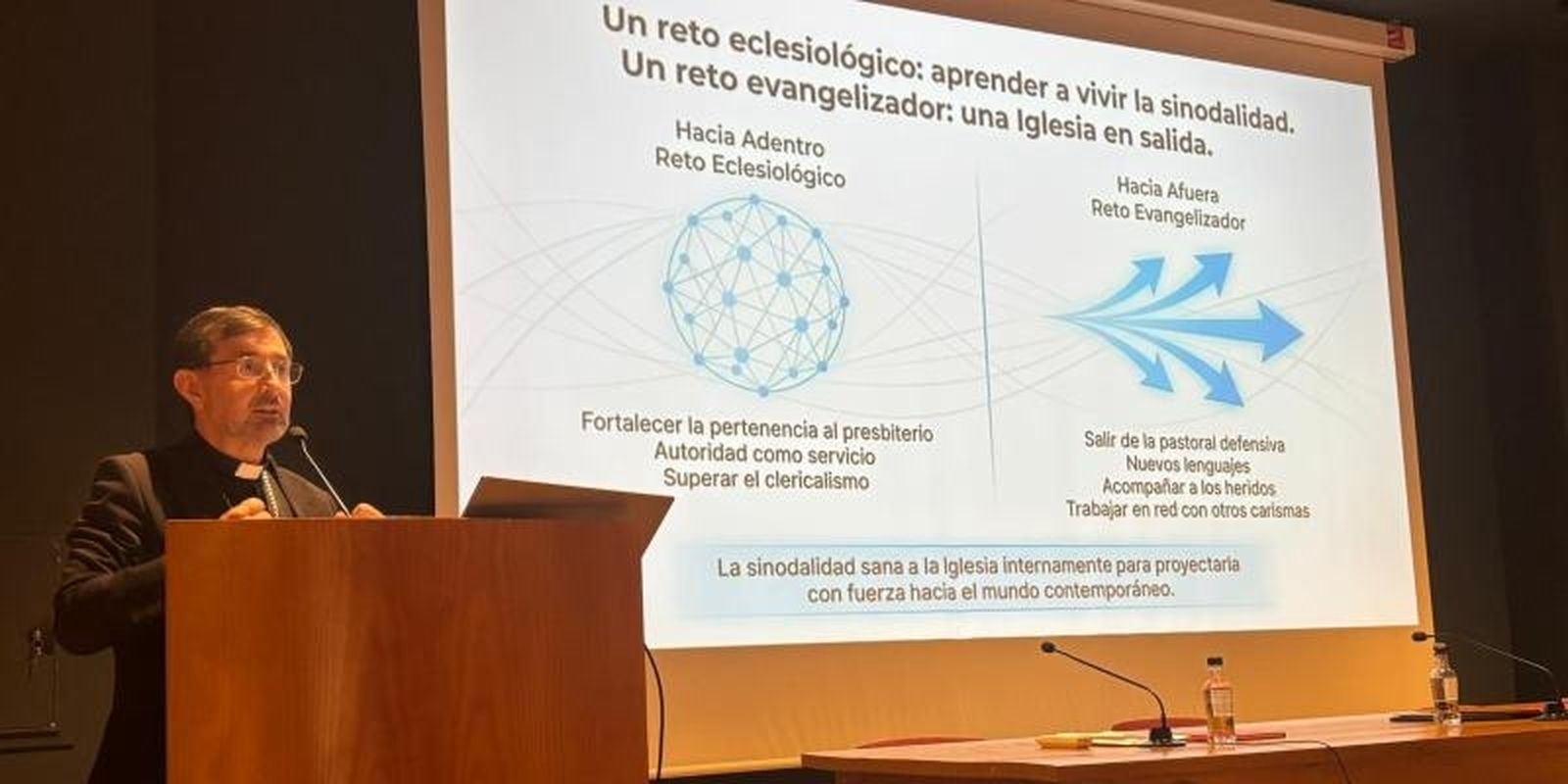 Encuentro de José Cobo con el clero de León en El Seminario San Froilán