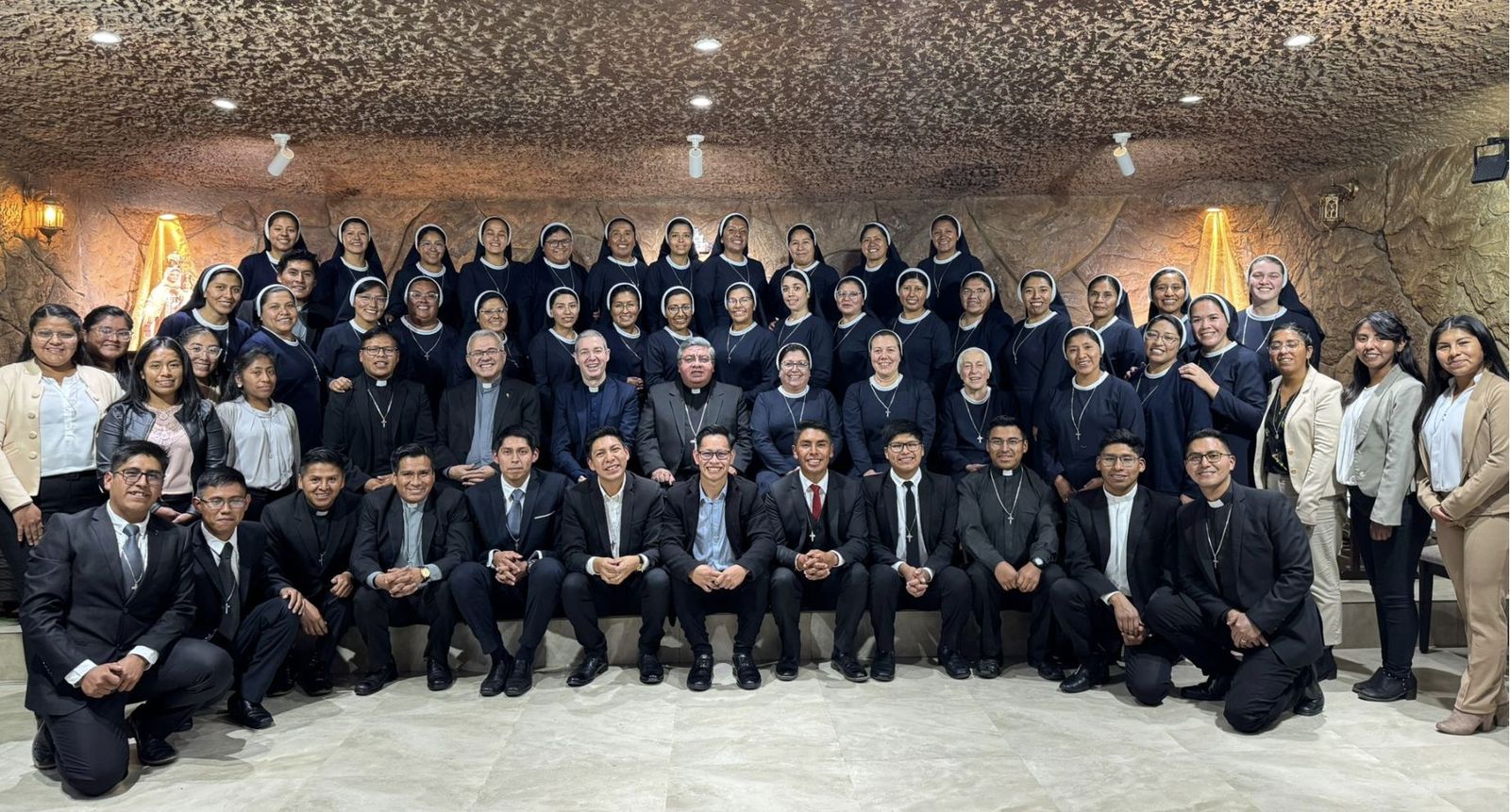 Foto de grupo de las misioneras