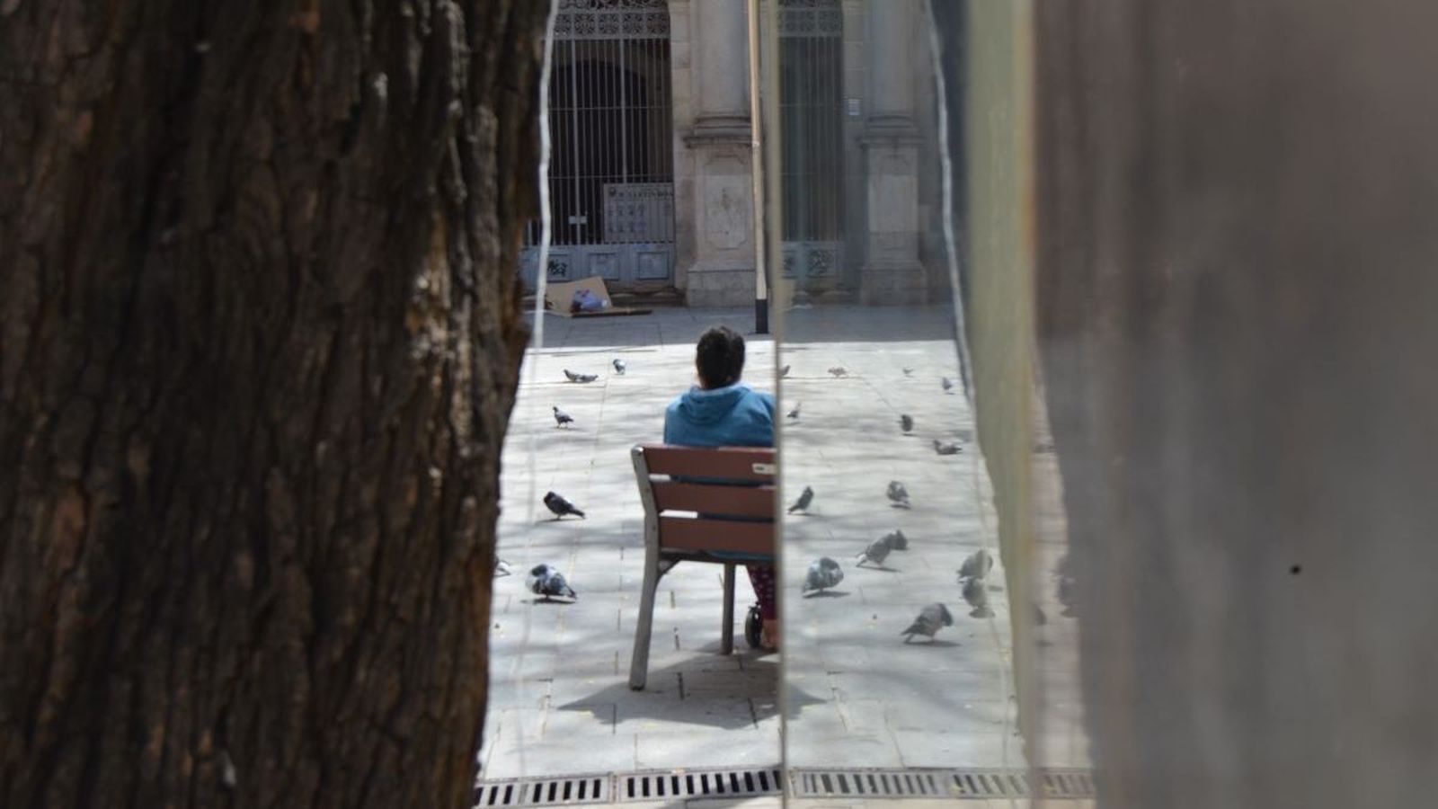 Situación de sinhogarismo en los alrededores de la parroquia de San Agustín, en el Raval.