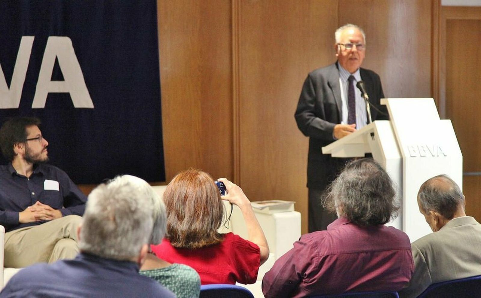 Conferencia del profesor Jesús Fernández González