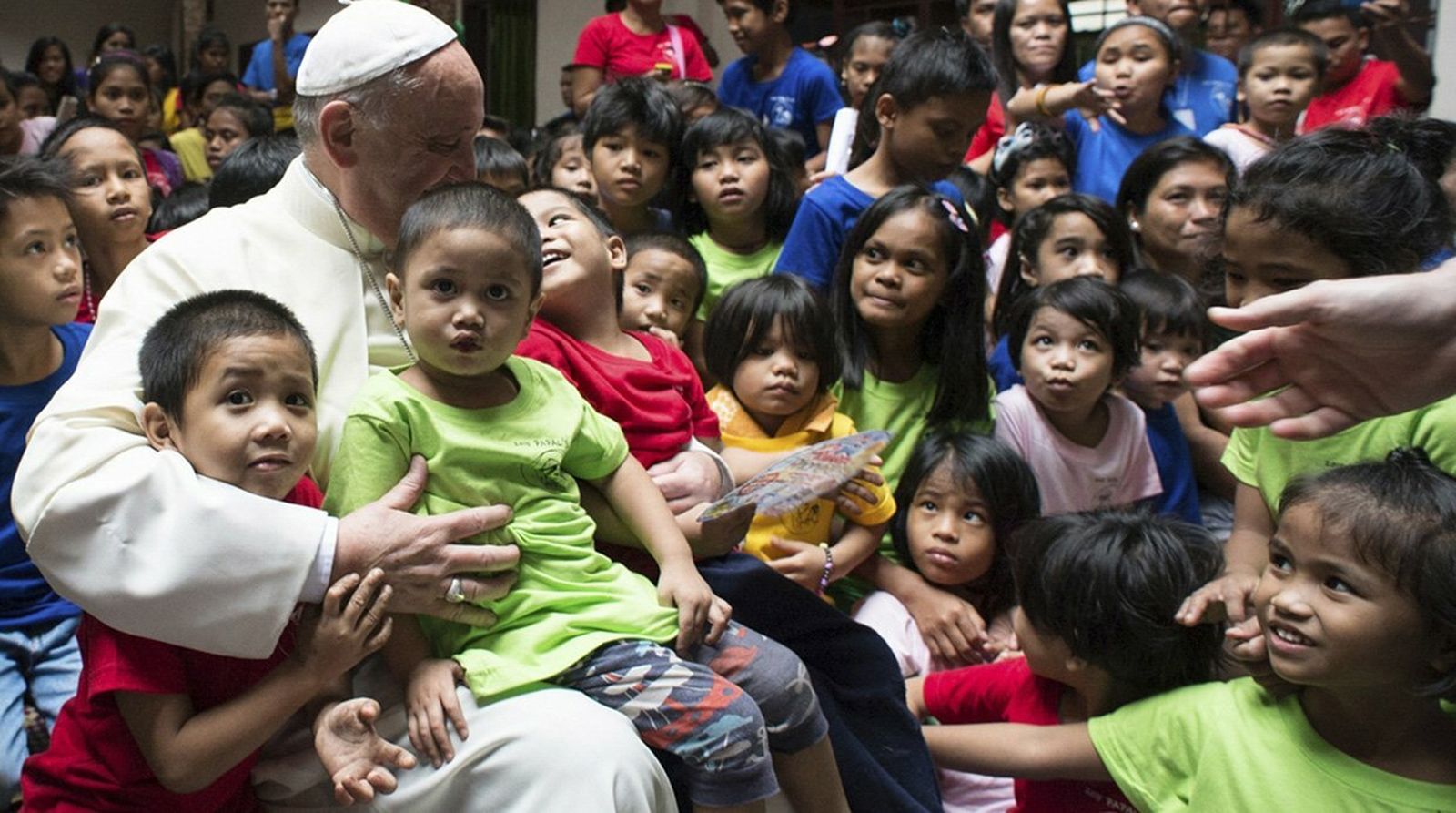 Francisco, con los niños de la calle de Filipinas