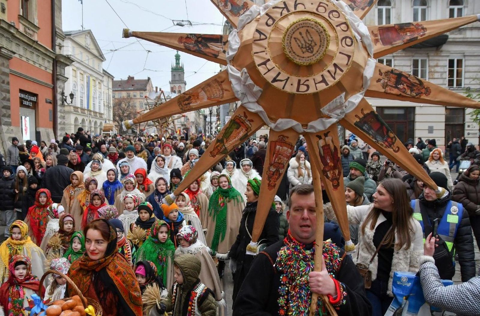 Celebracion navideña en Lviv, Ucrania