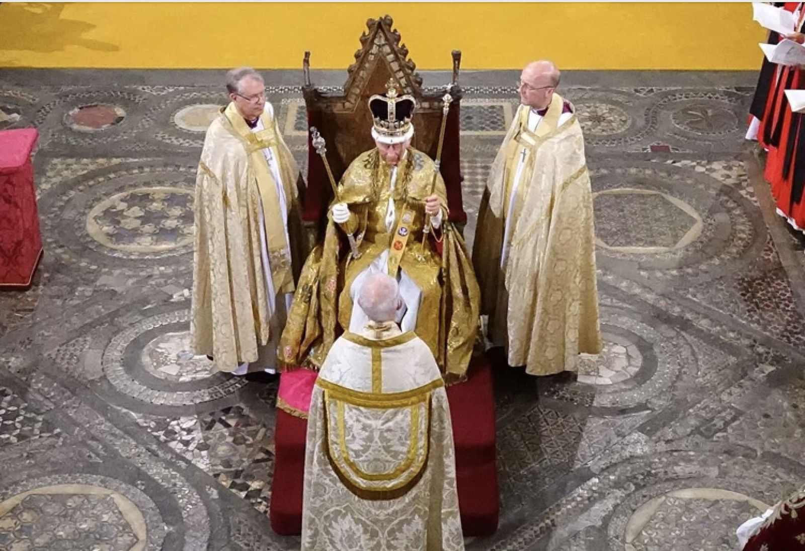 Carlos III, proclamado rey