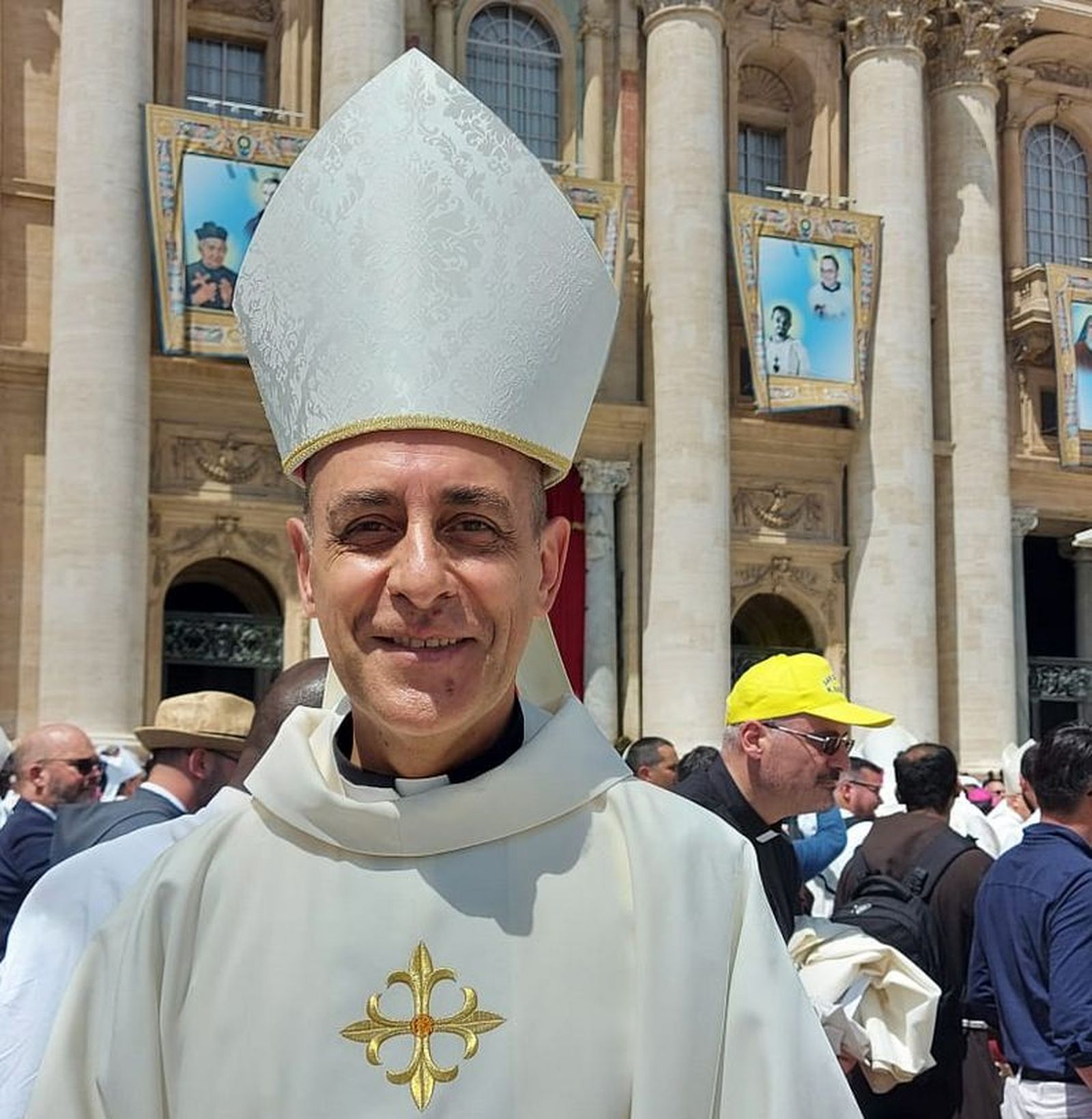 Mons. Victor M. Fernández