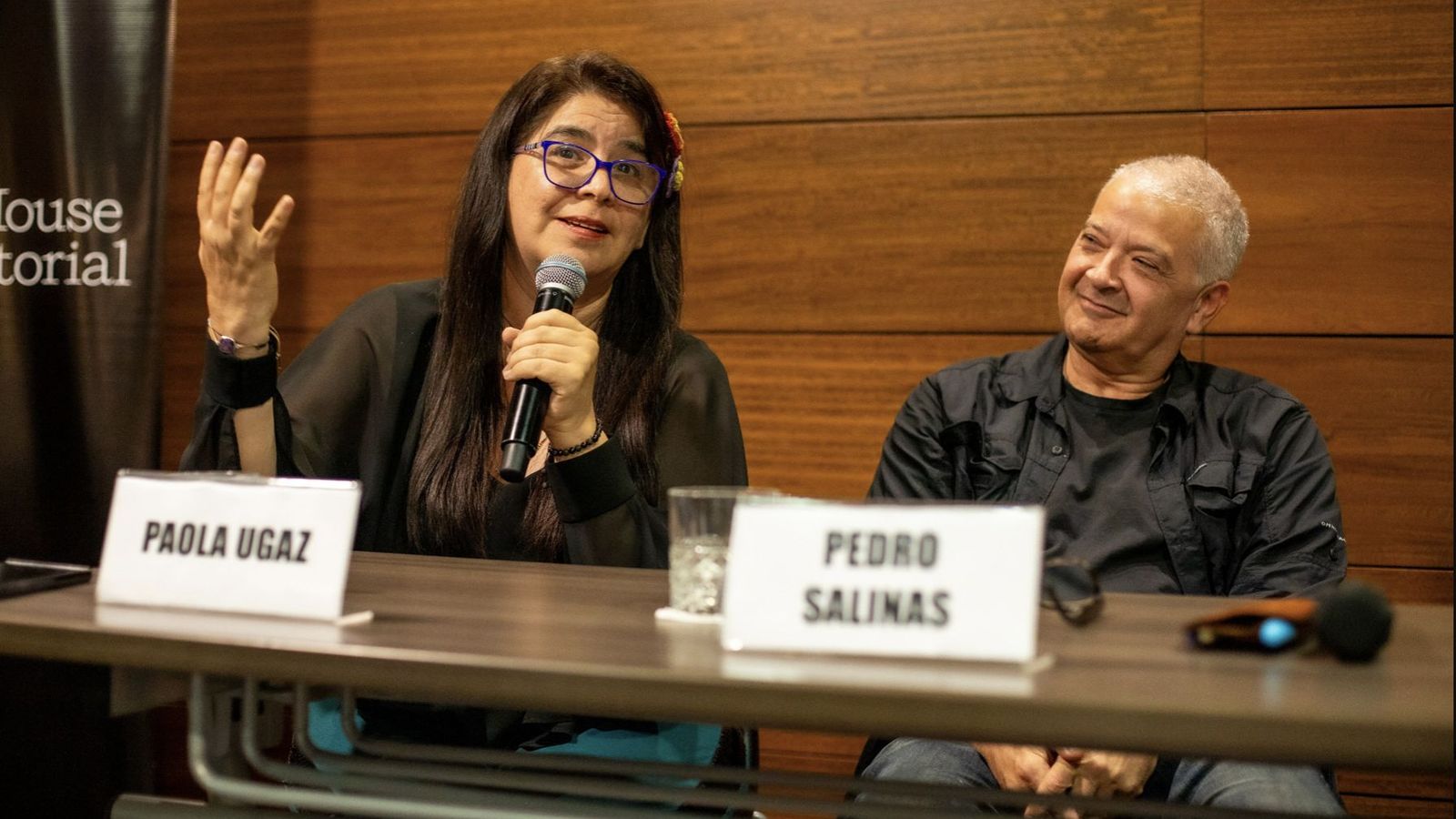 Paola Ugaz y Pedro Salinas en la presentación de 'La verdad nos hizo libres'