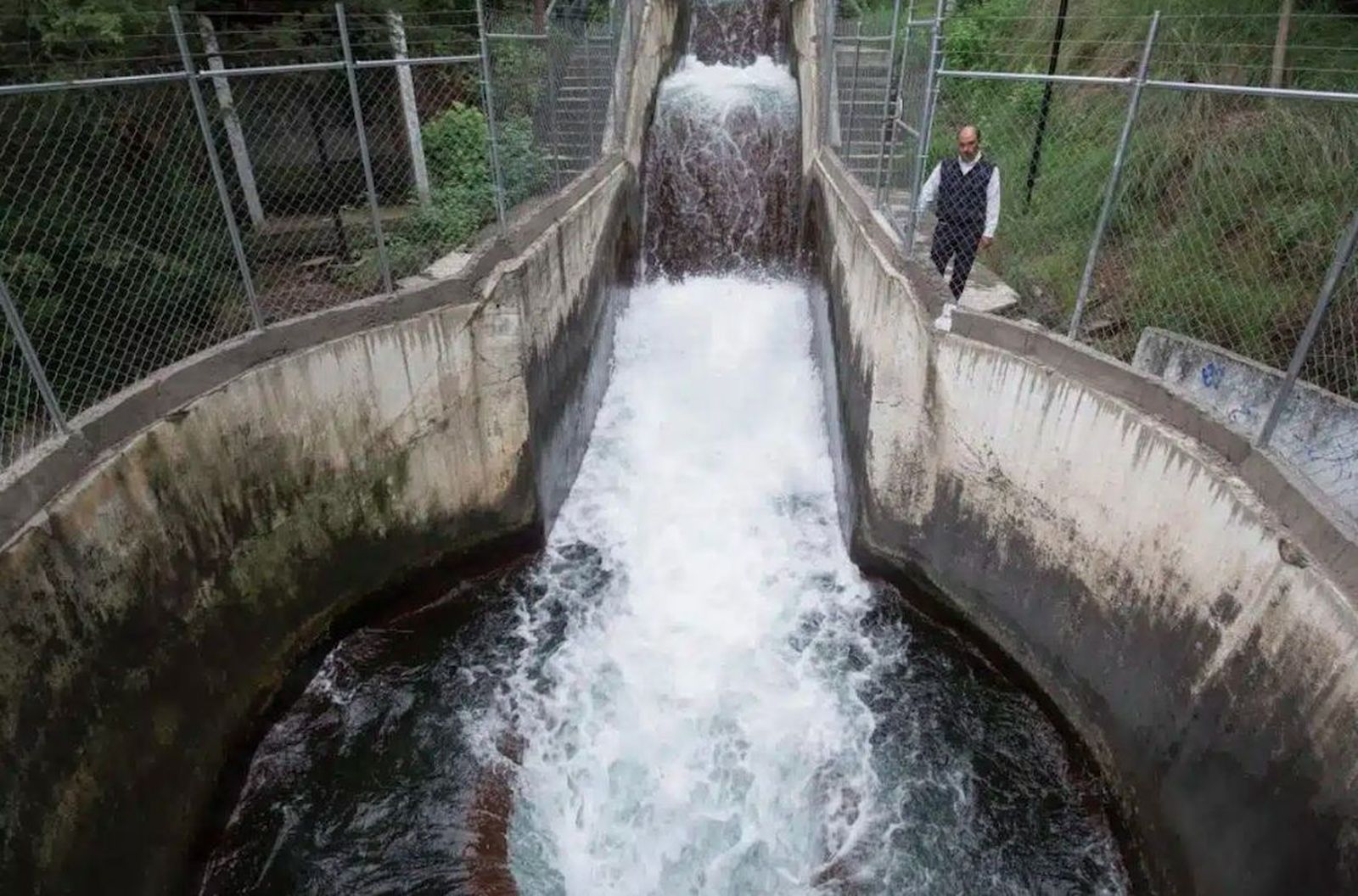 Pide Arquidiócesis de México que autoridades garanticen acceso al agua potable y de calidad
