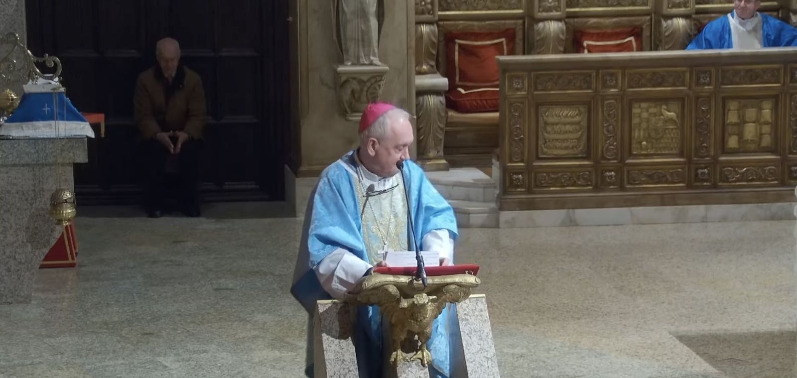 Pérez Pueyo, en el momento de hacer el anuncio