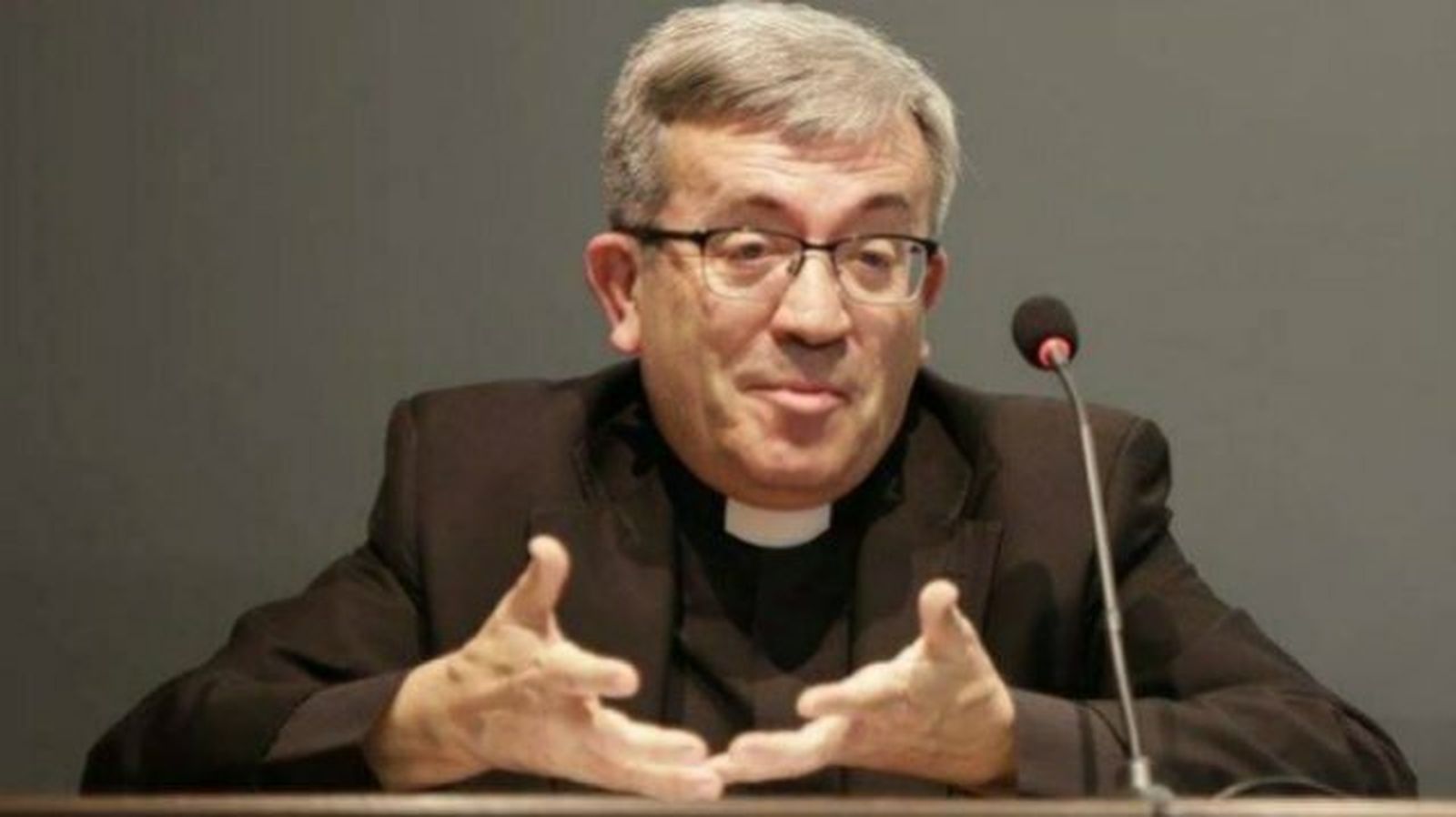 El obispo auxiliar de Valladolid y secretario de la CEE, Luis Argüello