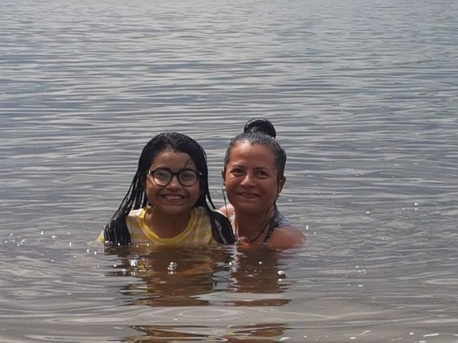 Marcivana Sateré Mawé con su hija