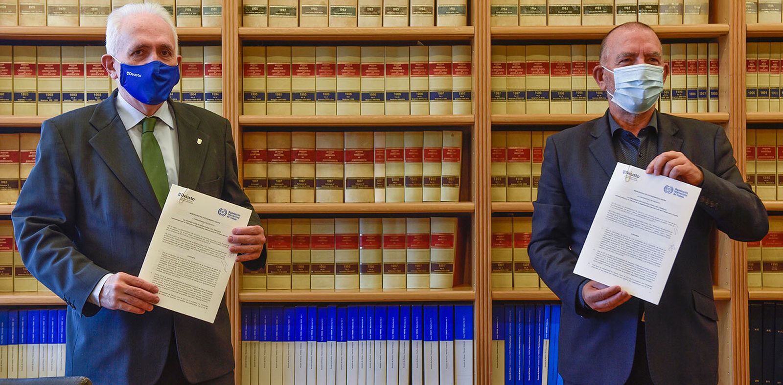 El rector José María Guibert y el responsable de la OIT Joaquín Nieto