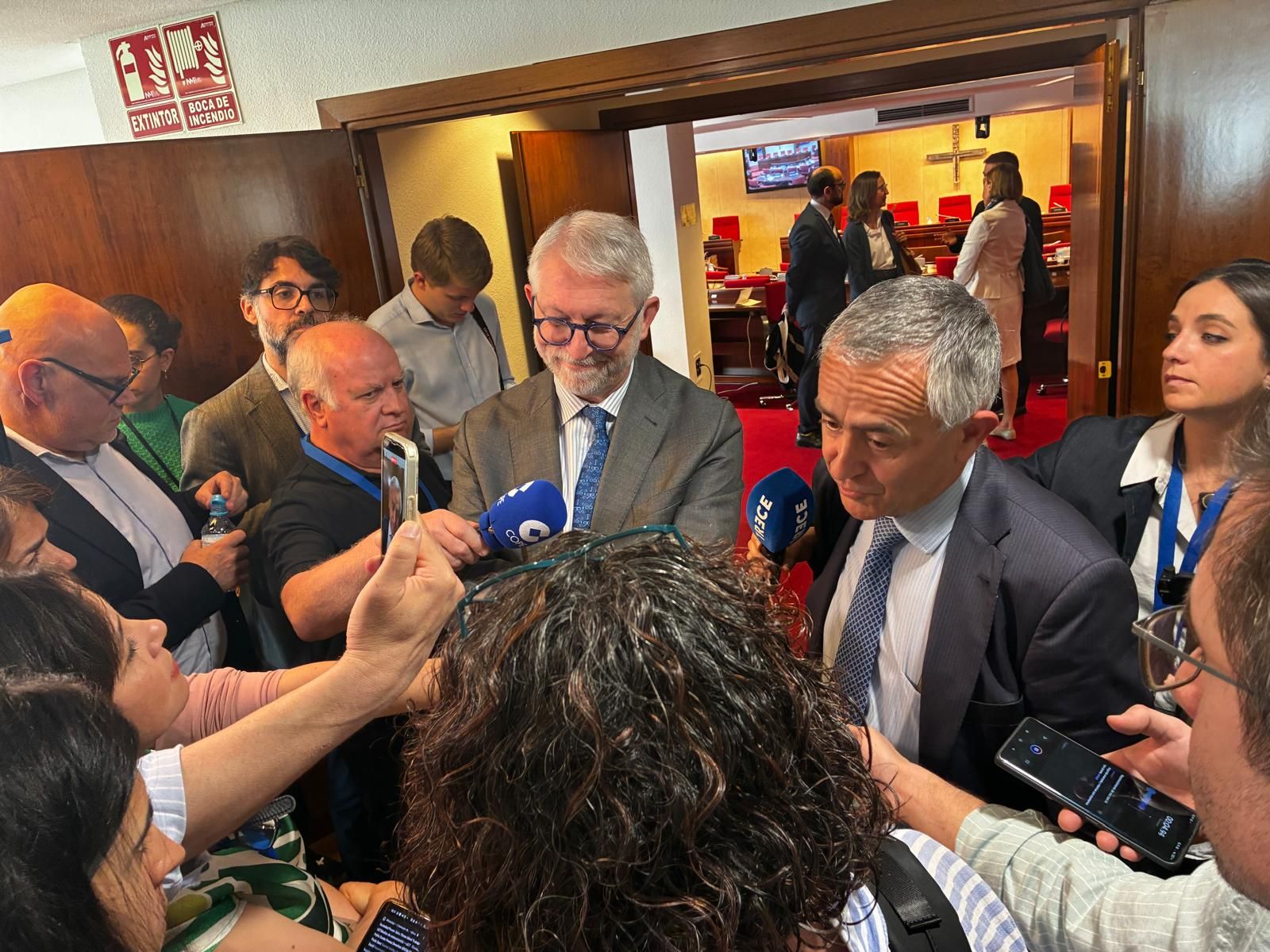 Yago de la Cierva y Giménez Barriocanal, tras la inauguración de la Plenaria