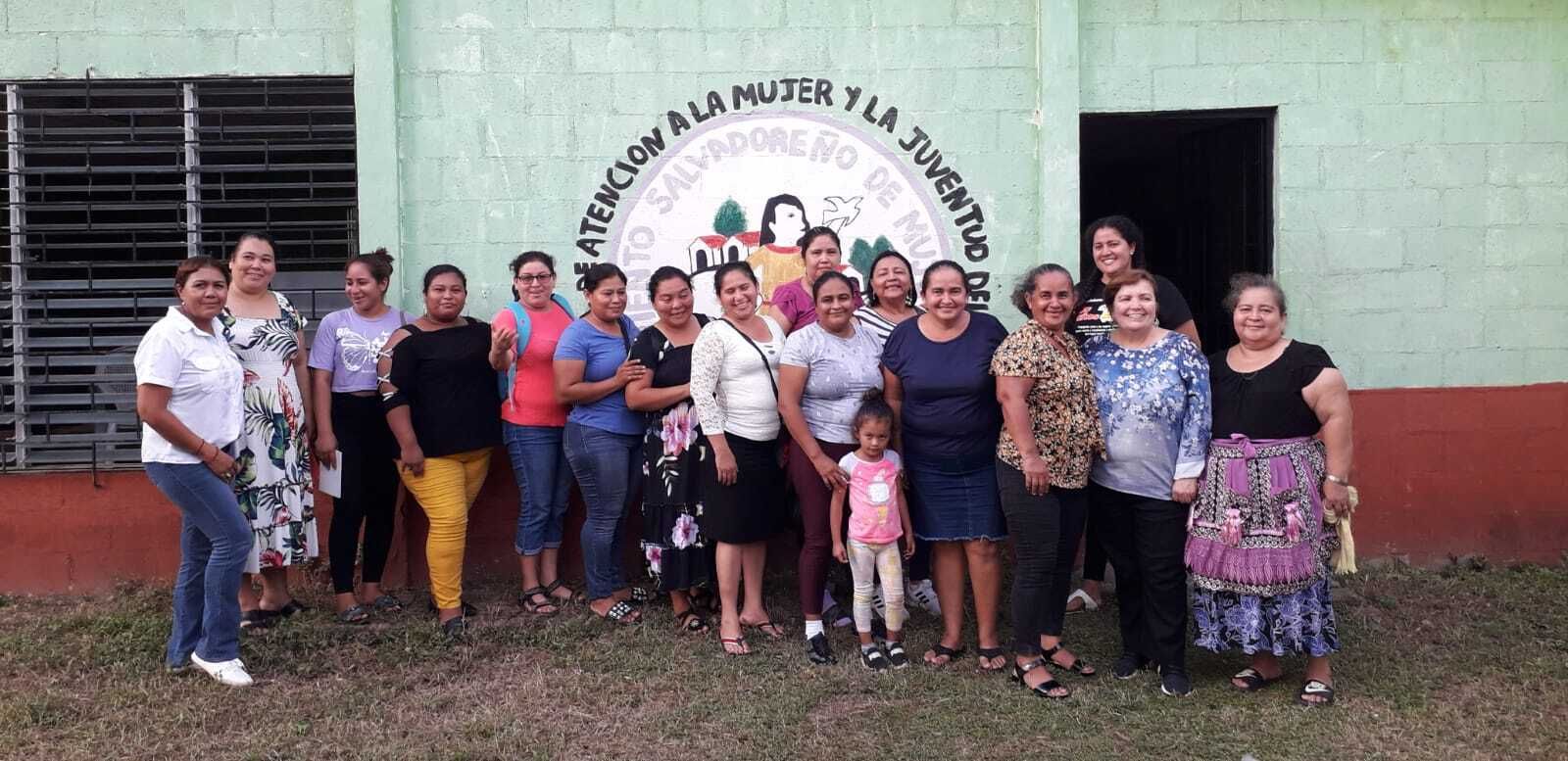 Mujeres salvadoreñas