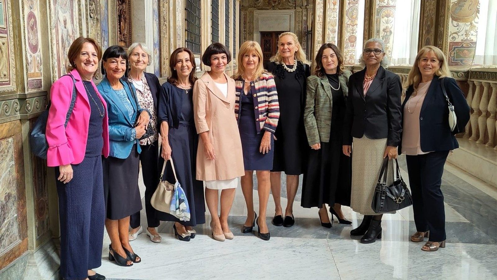 Mujeres en el Vaticano