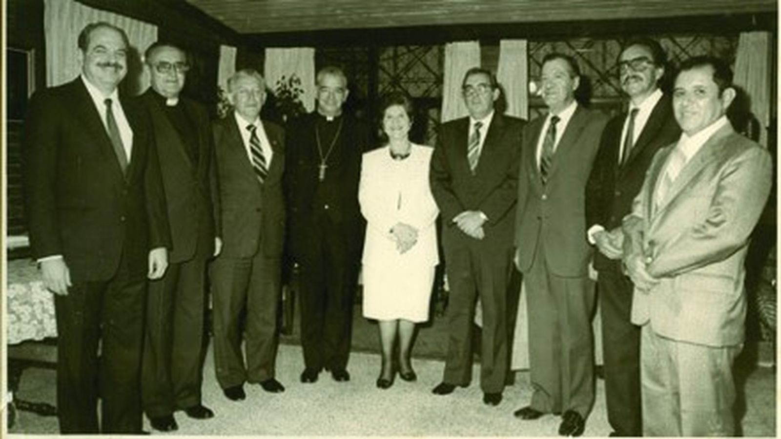 Juan Gerardi y Rodolfo Quezada Toruño con integrantes de la Comisión Nacional de Reconciliación de Guatemala