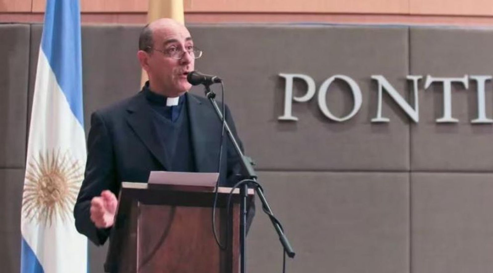 Monseñor Víctor Fernández