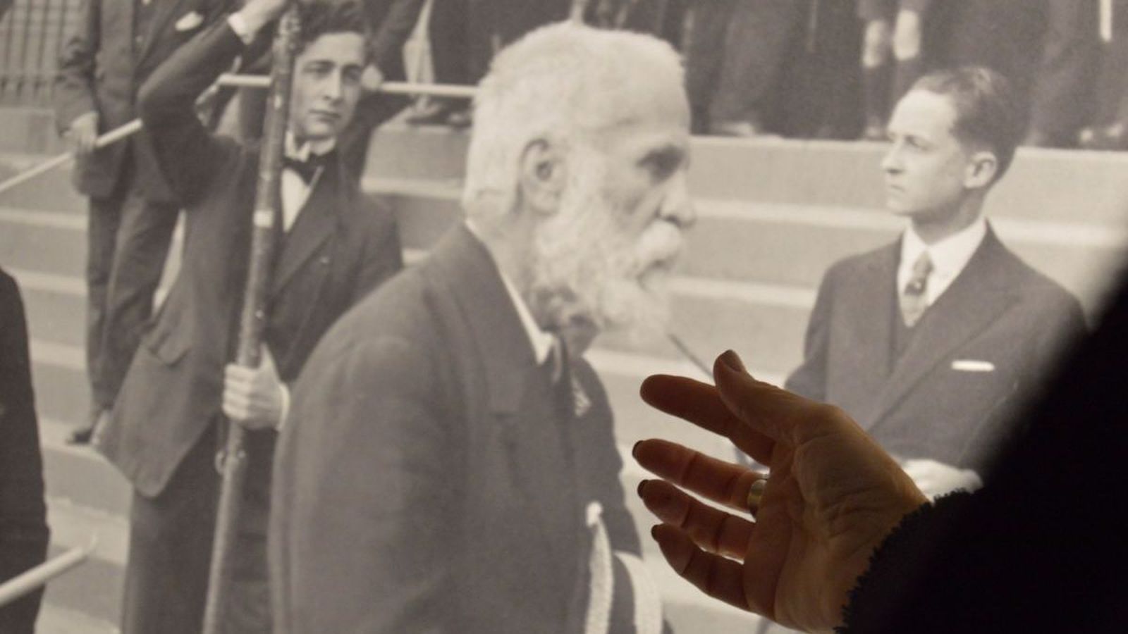 "Pasé la vida en casa de mis abuelos mirando por la ventana. En frente estaba su casa", aseugra Cabré.