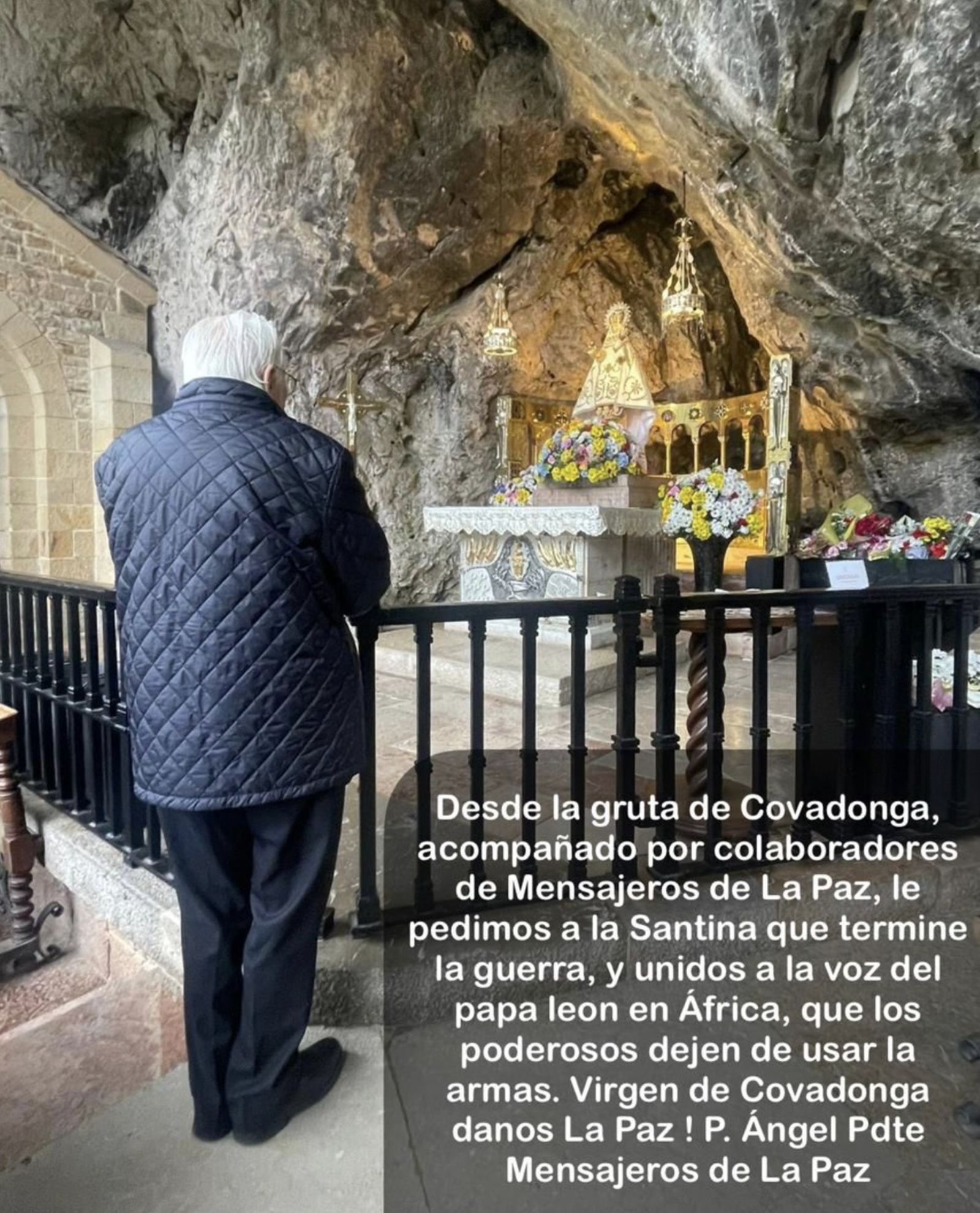 El Padre Ángel ante la Santina