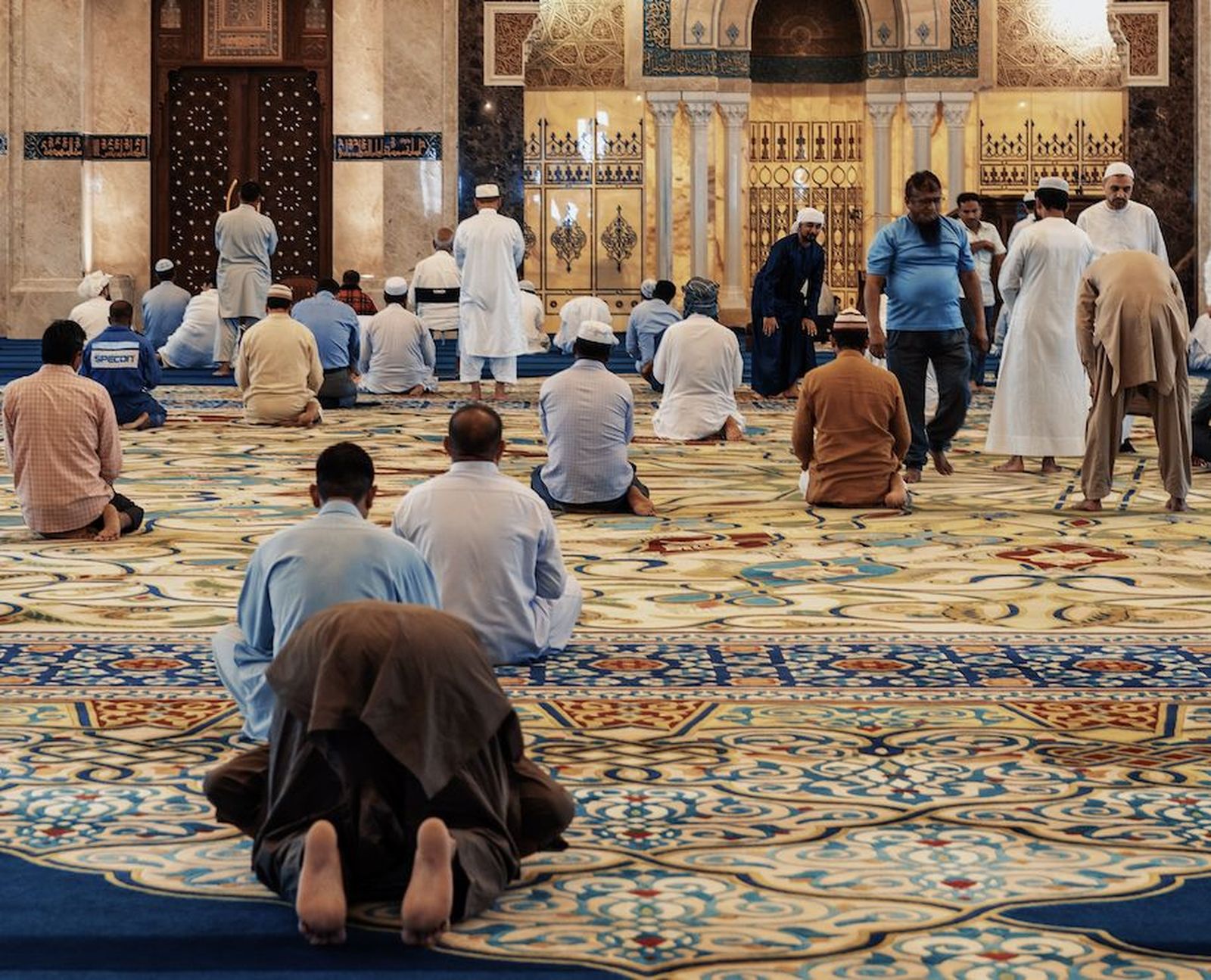 Rezando en la mezquita