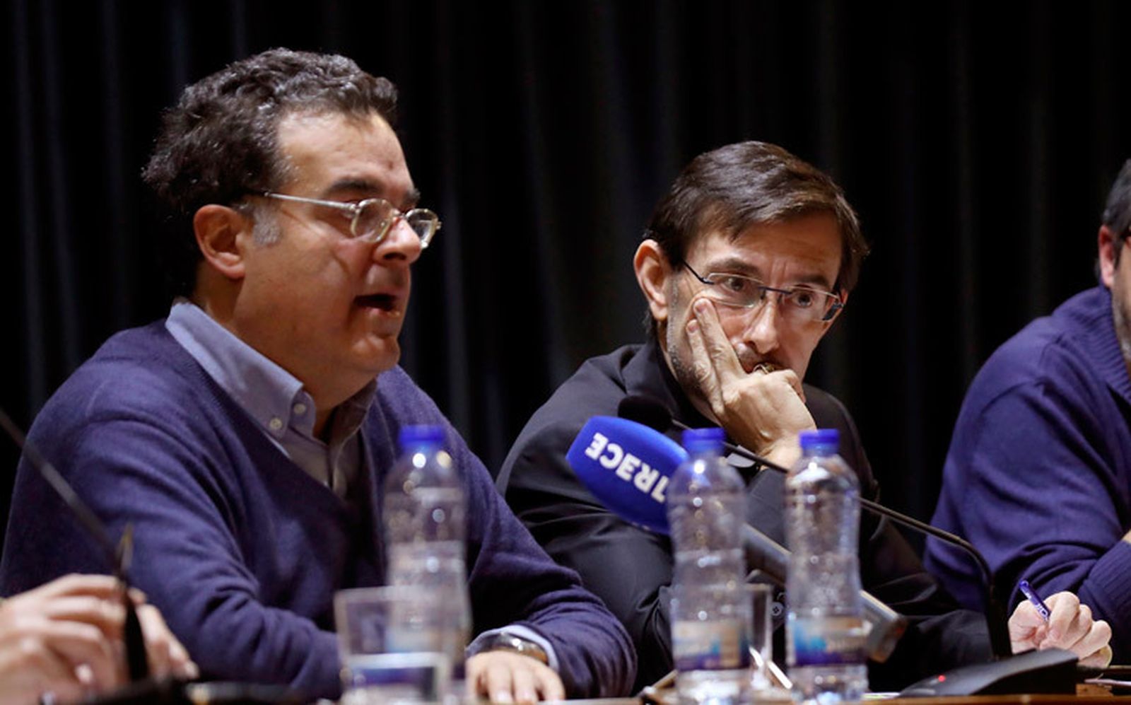 Juan Cuatrecasas y el obispo auxiliar de Madrid José Cobo, durante un coloquio sobre abusos sexuales a menores en la Iglesia, en febrero de 2019