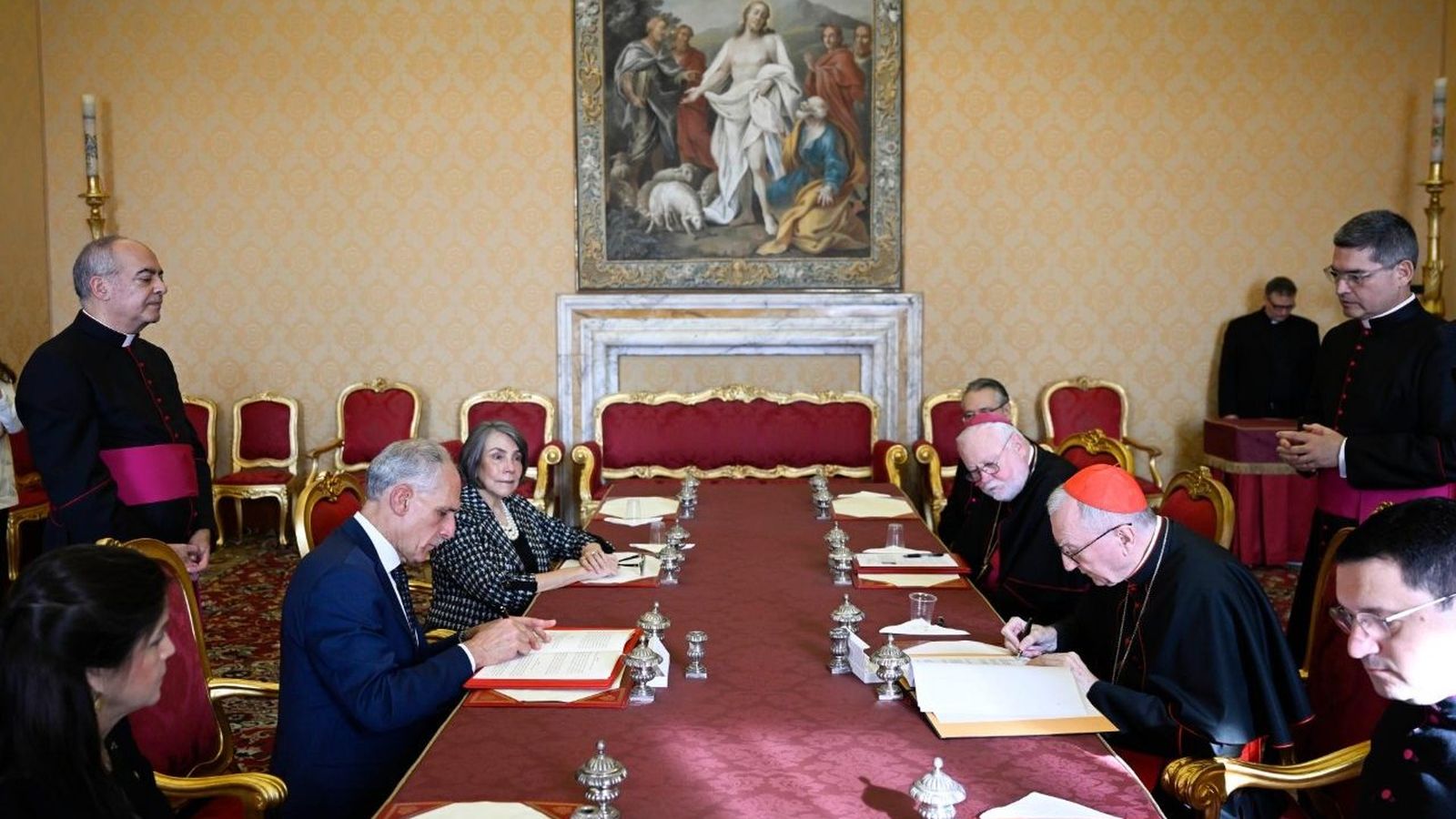 Firma del Tratado en el Palacio Apostólico