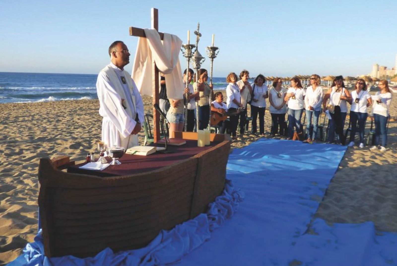 Virgen del Carmen eres santa y venerable