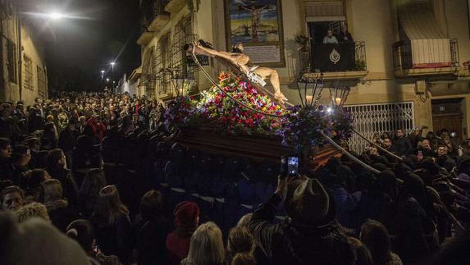 Cartagena abrió de madrugada la Semana Santa con la primera procesión del mundo