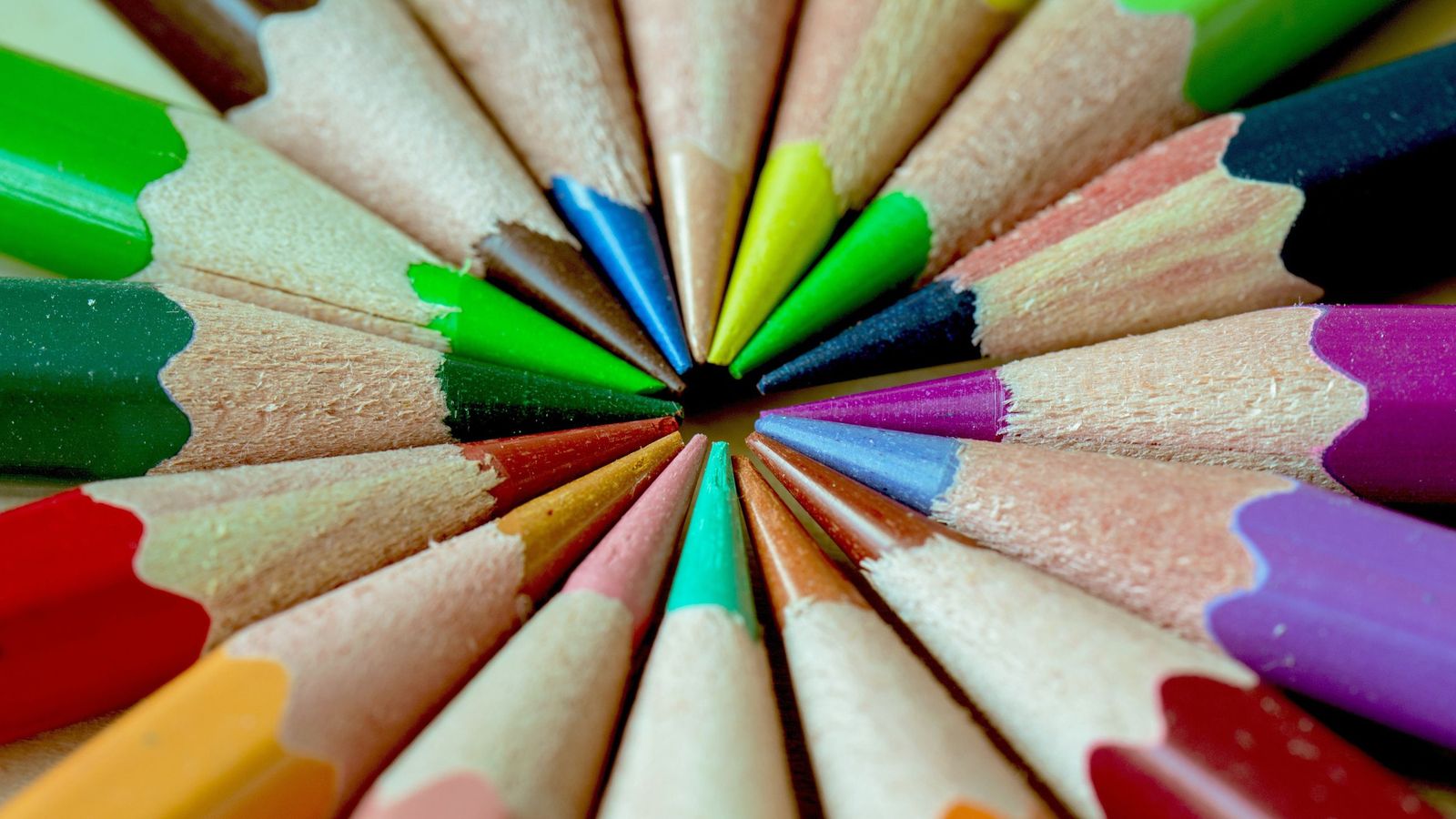 Más allá del mercado: devolver el color y el sentido a la educación