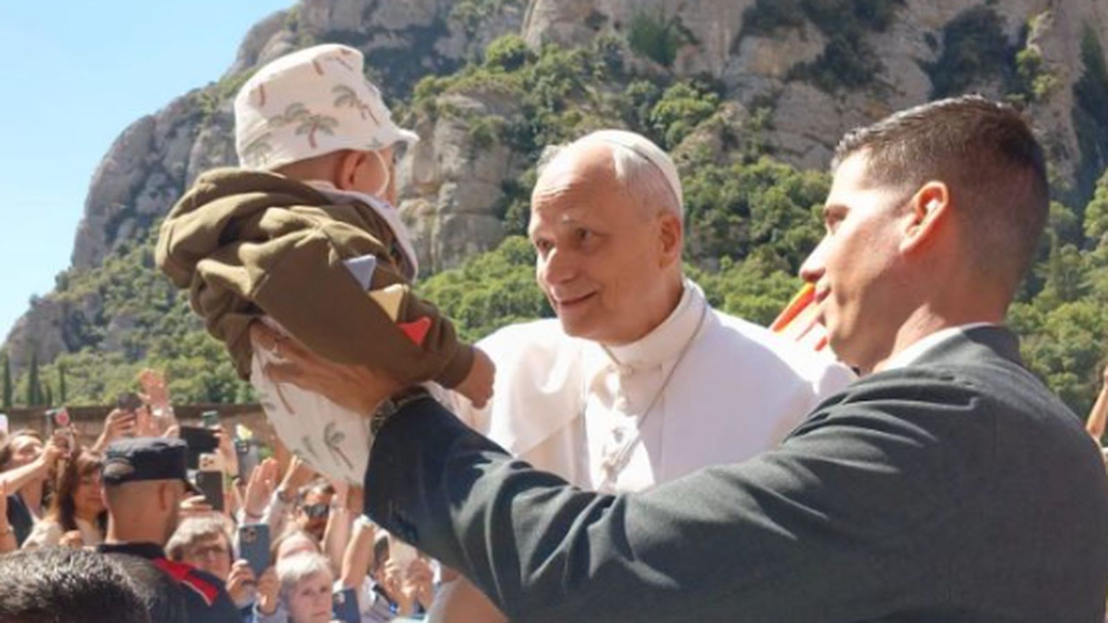 El pequeño Daniel, con León XIV.