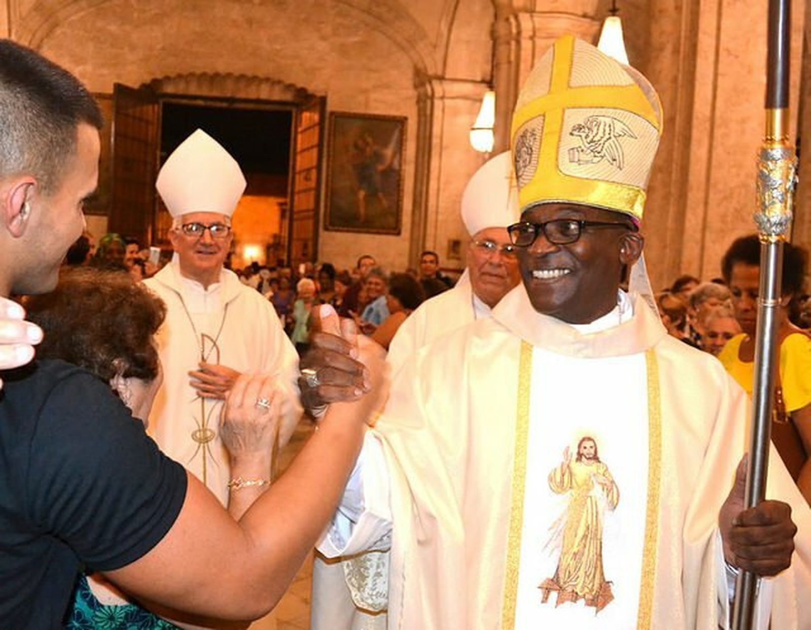 El nuevo obispo, de procesión