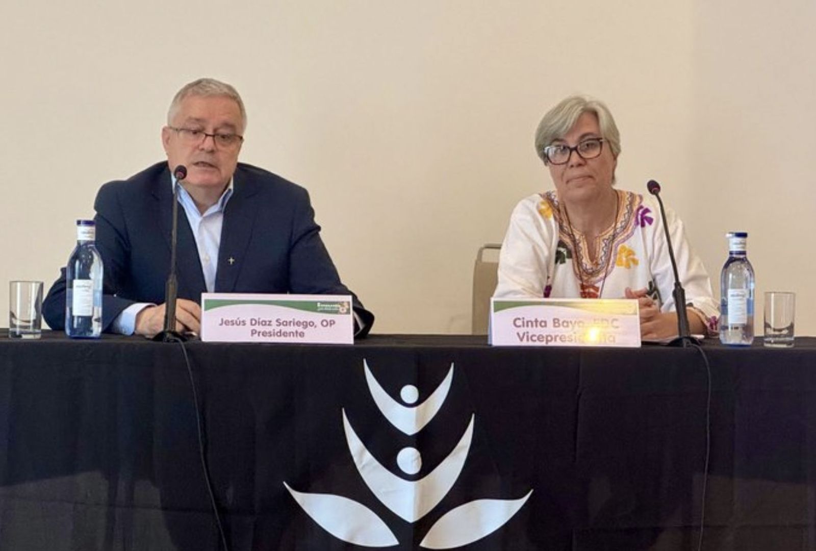 El presidente y la vicepresidenta de la conferencia de religiosos