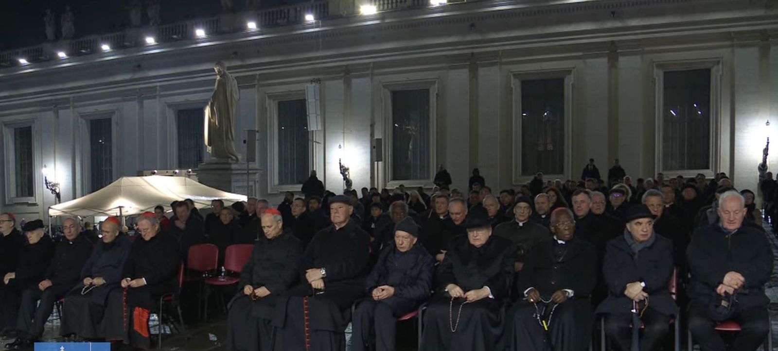 Algunos cardenales siguen el rezo del Rosario