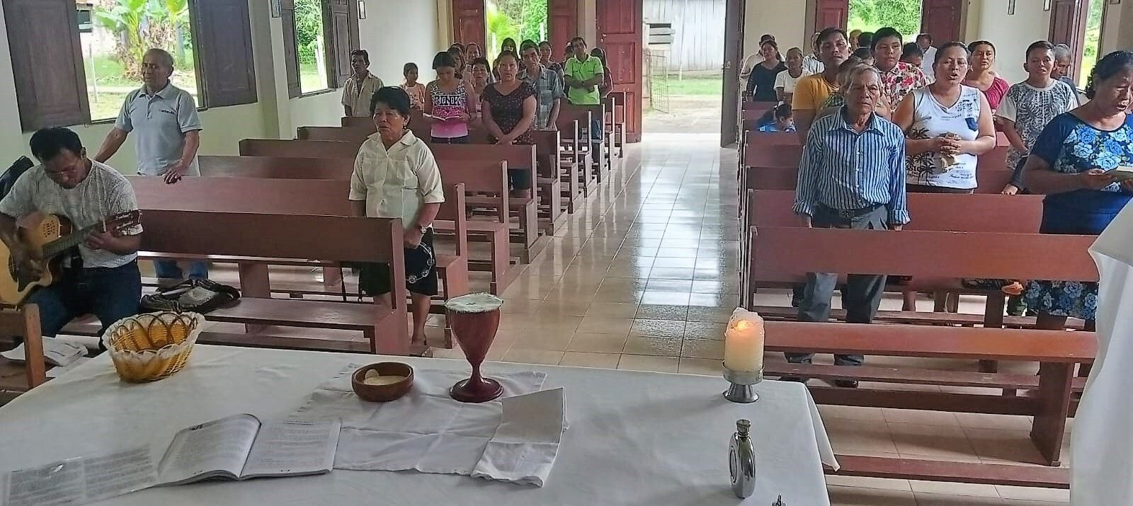 Eucaristía dominical en Gallito