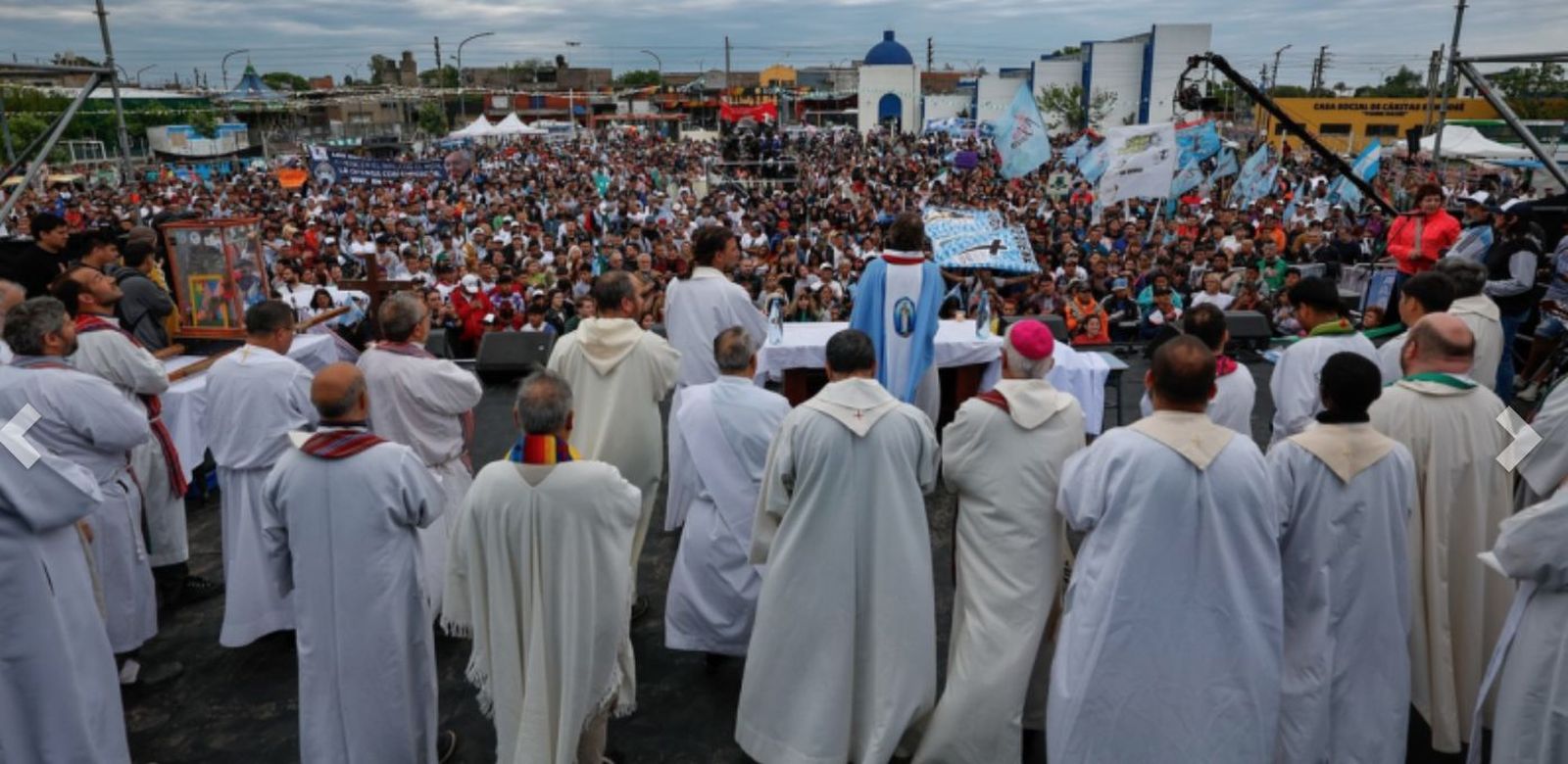 Misa de desagravio por los insultos contra el Papa