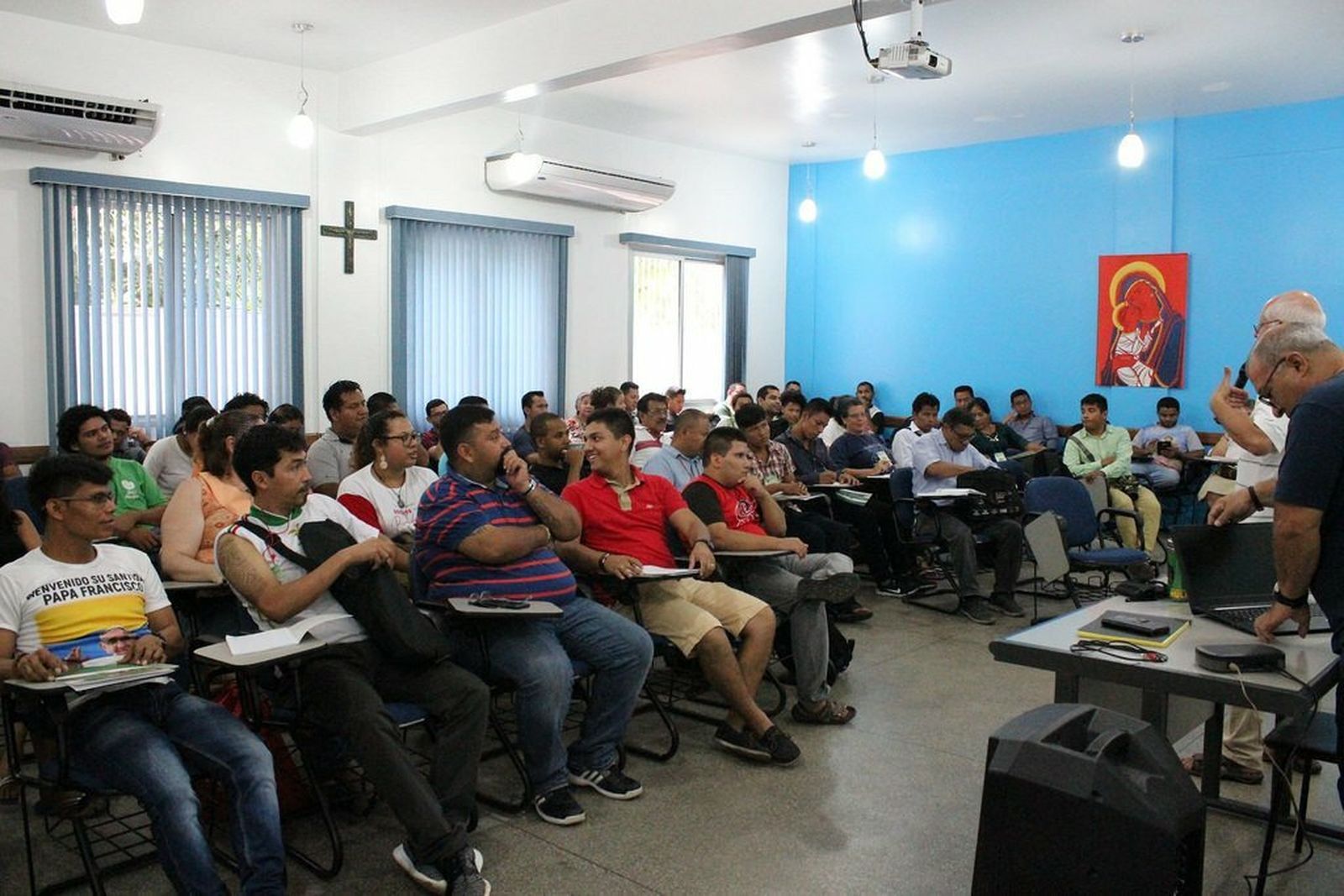 Sesión de trabajo en el encuentro de jóvenes de la REPAM en Manaos