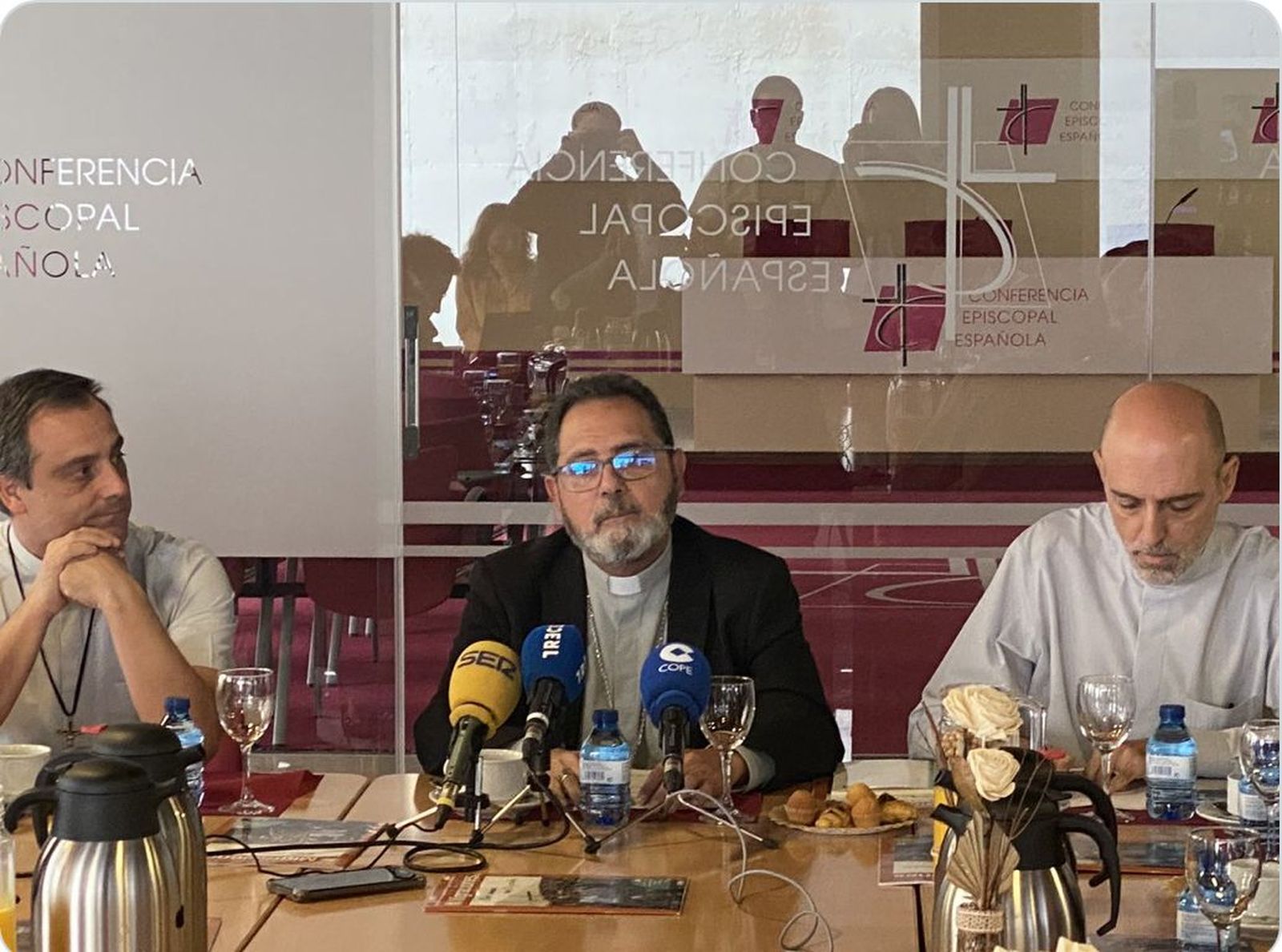 De izquierda a derecha, Mario León, Vicente Martín y Xabier Gómez