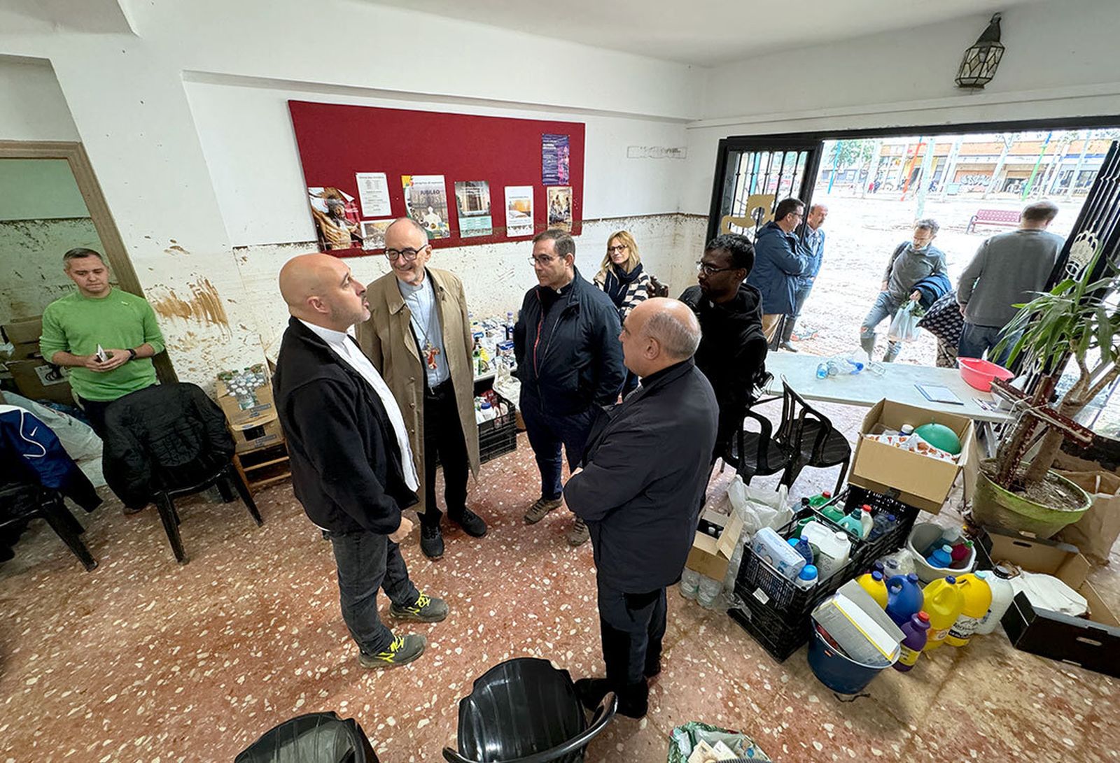 El prefecto Czerny, con el arzobispo Benavent, en Alfafar