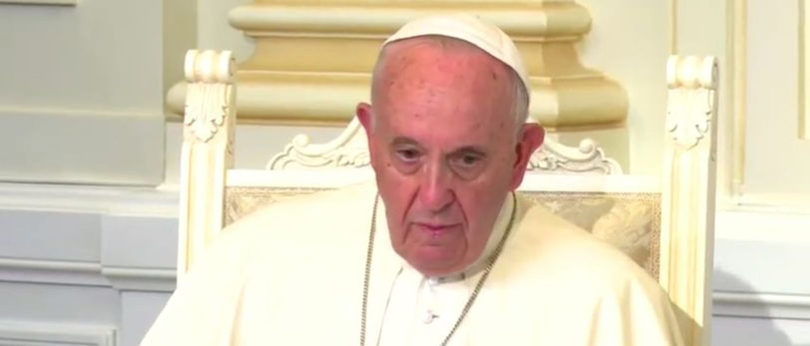 Francisco escucha a Daniel