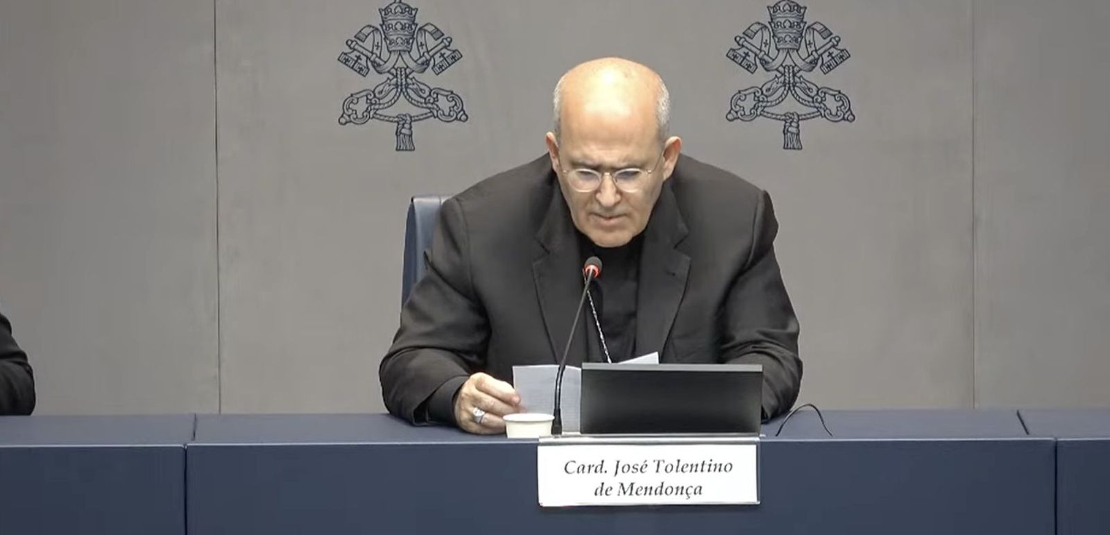 Tolentino, durante la presentación del pabellón vaticano en la Bienal