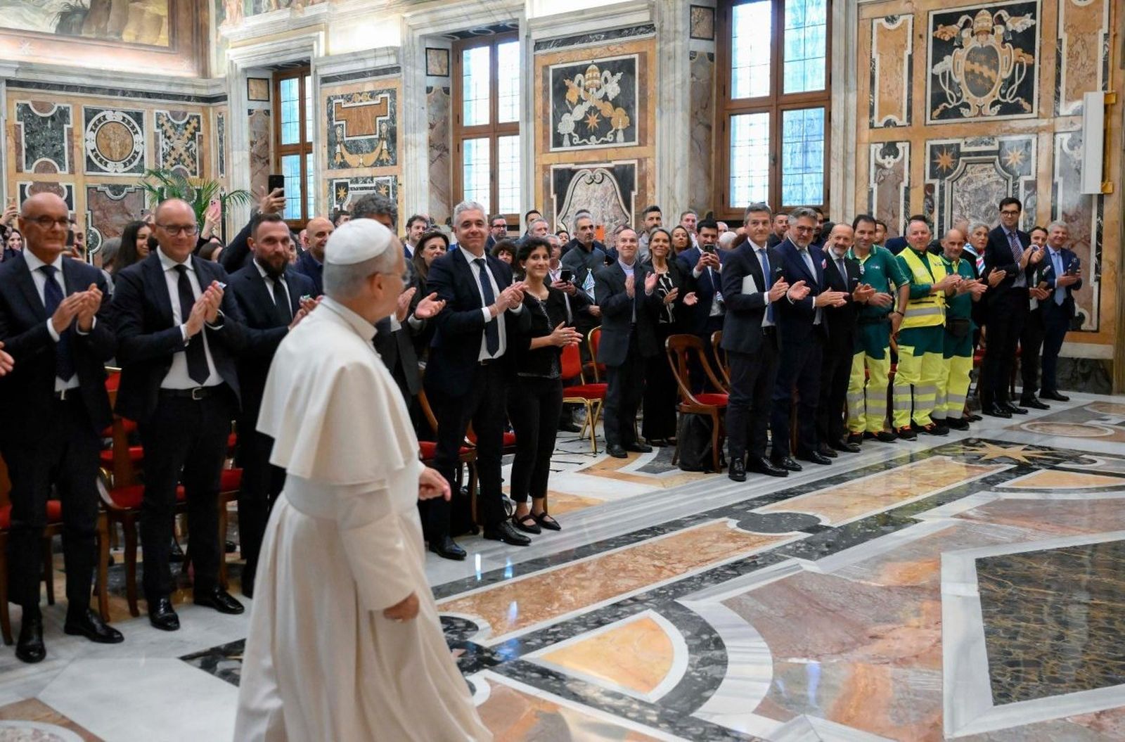 El Papa recibe a una Ddelegación del «Grupo Hera» (@VATICAN MEDIA)
