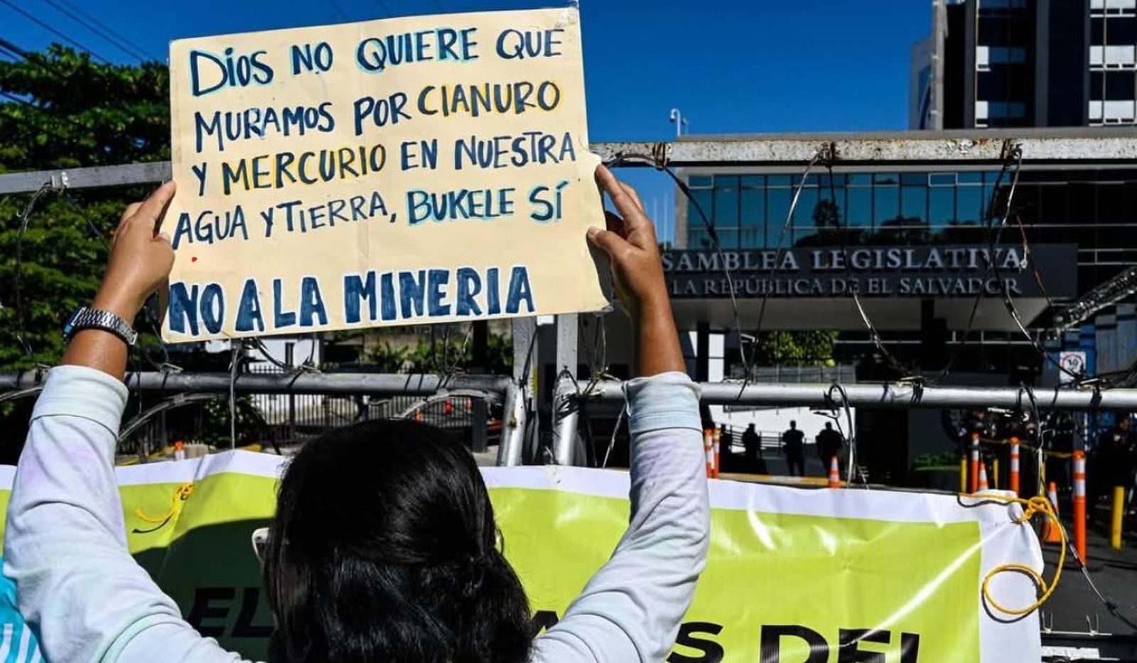 Protestas contra una ley sobre mineria en Ecuador