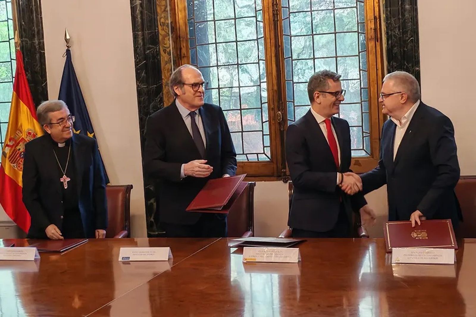 Firma del protocolo de ayuda a víctimas de abusos de la Iglesia española
