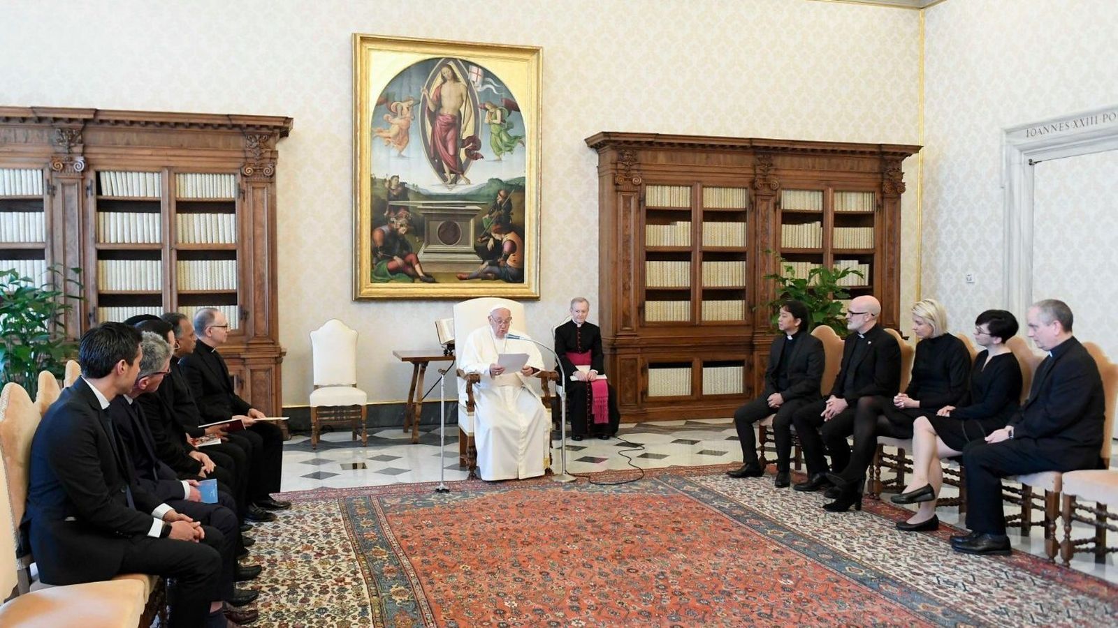 El Papa, con los jesuitas que se dedican al apostolado educativo