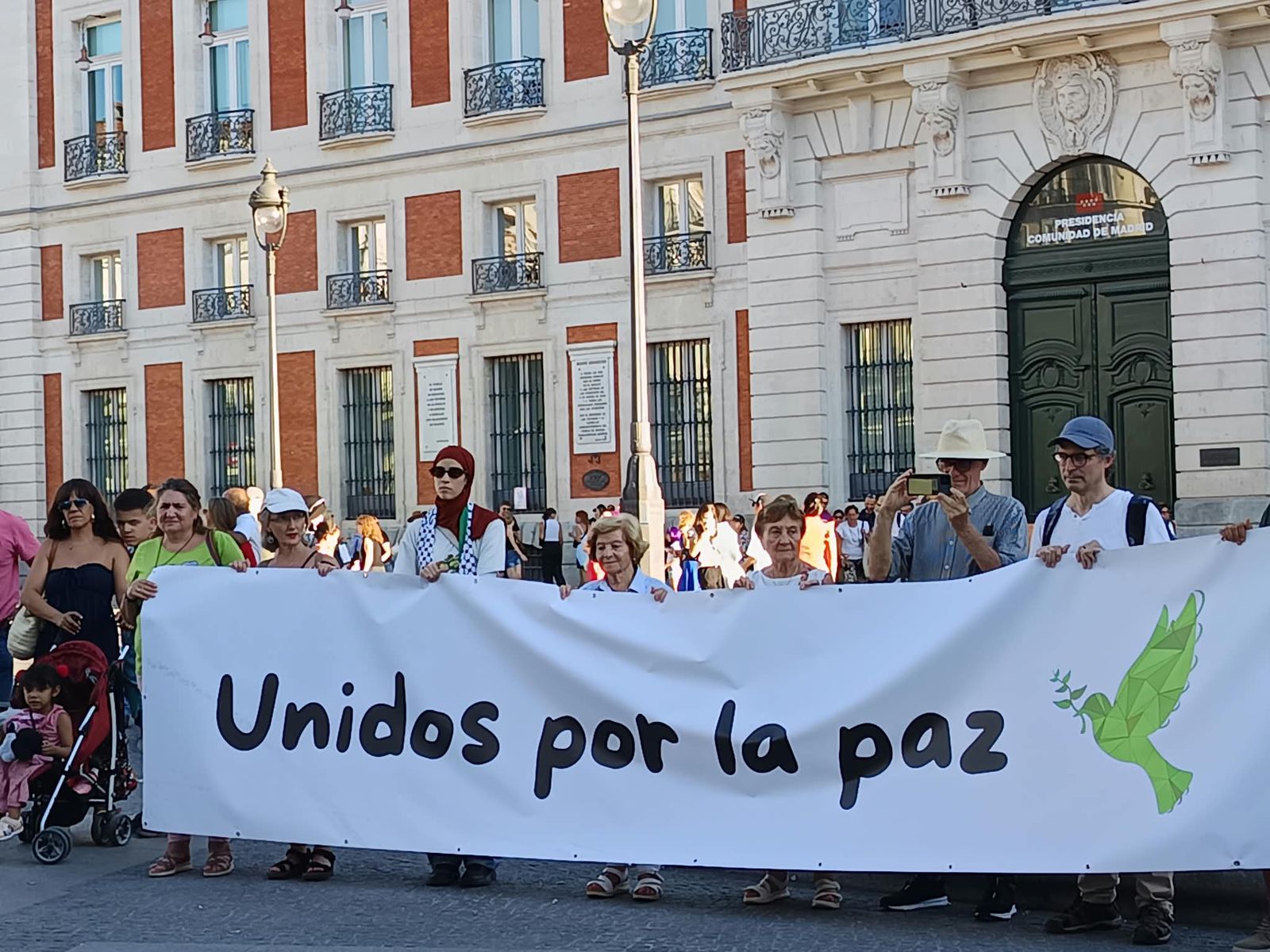 Unidos por la paz, acto en la Puerta del sol