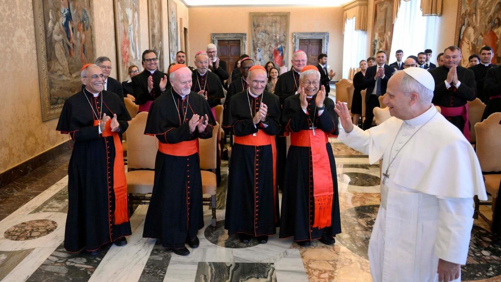 El Papa asaluda a los participantes de la Asamblea Plenaria del Dicasterio para la Evangelización