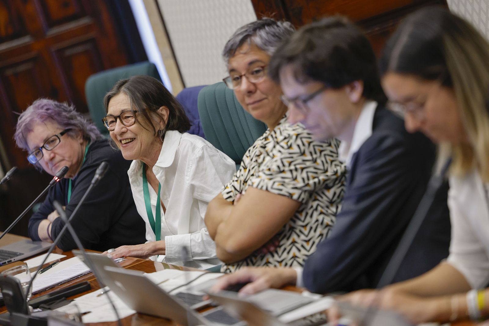 Exinternas de las instituciones del Patronato de la Mujer, en el Parlament de Catalunya, a 19 de octubre de 2026.